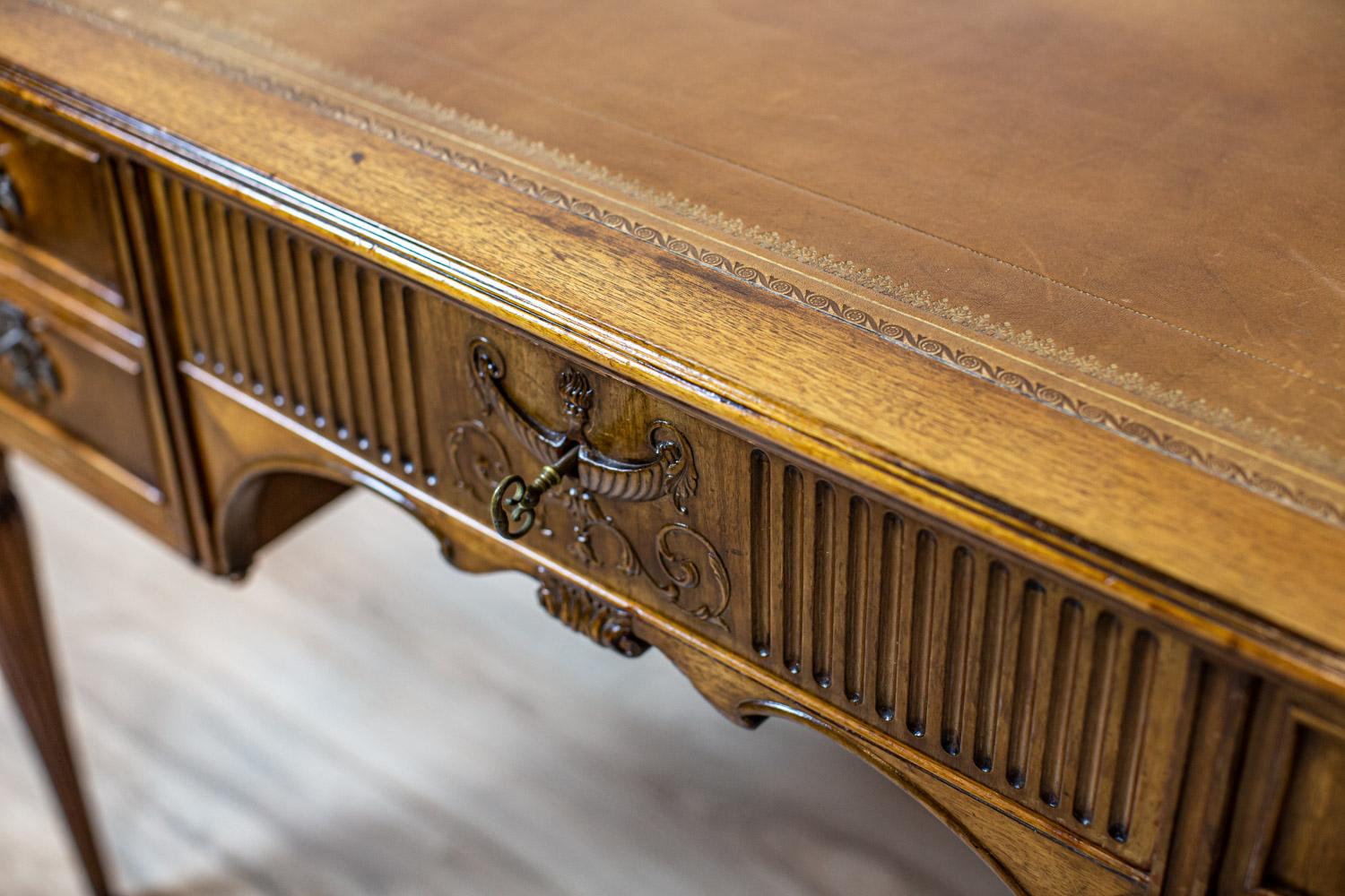 Lady's Mahogany Desk from the Late 19th Century in Brass Details 1