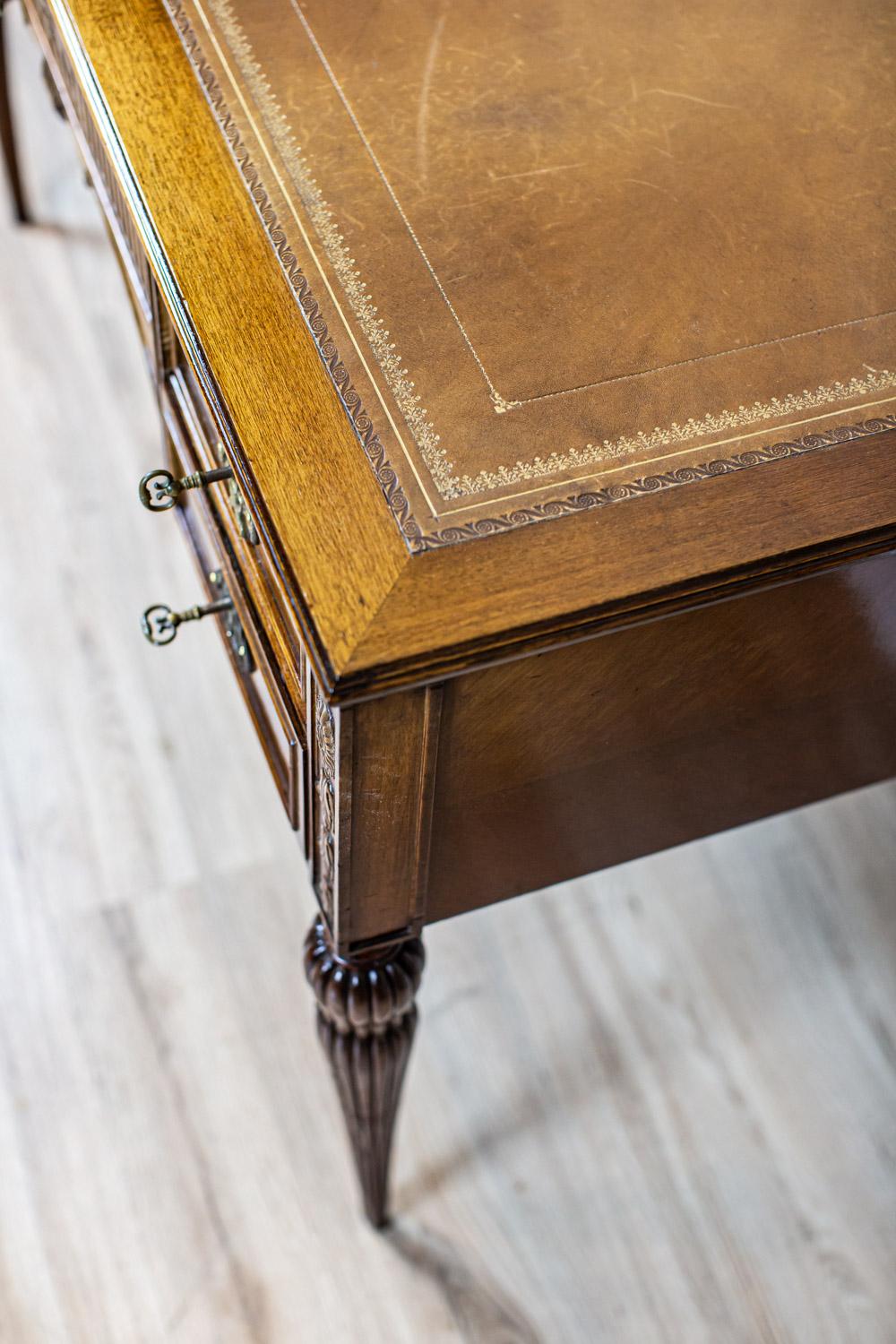 Lady's Mahogany Desk from the Late 19th Century in Brass Details 2