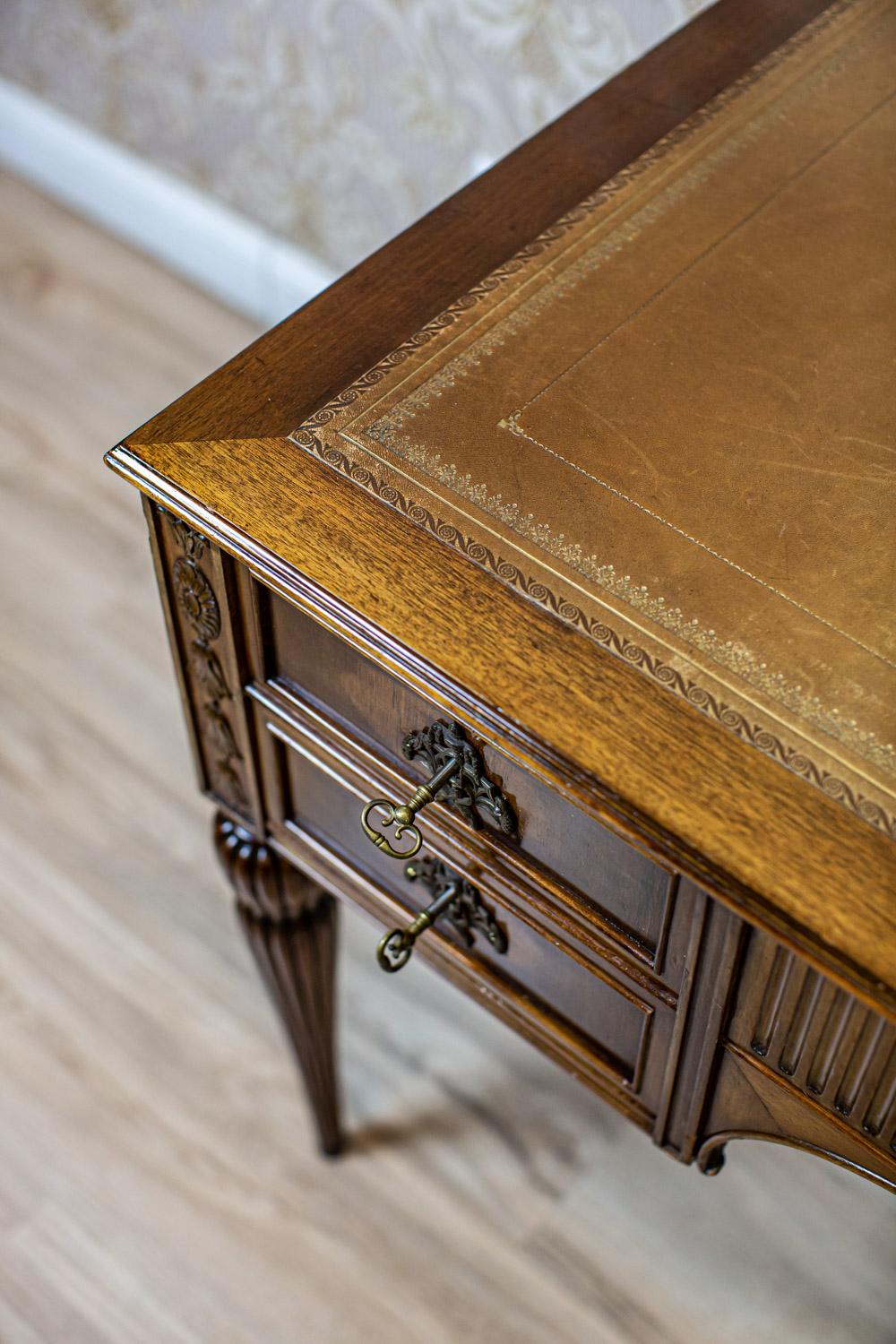 Lady's Mahogany Desk from the Late 19th Century in Brass Details 3