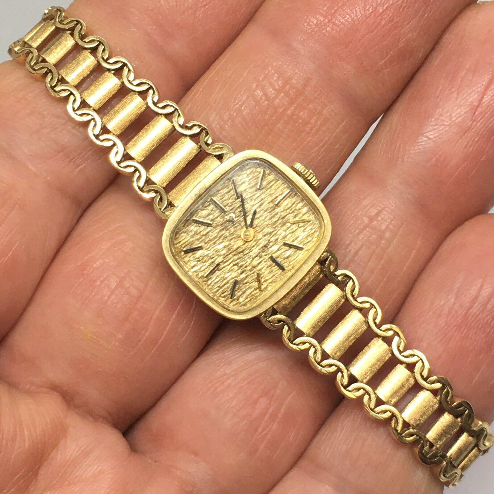 Lady's Omega 14K Yellow Solid Gold Mechanical Watch Factory Marked Case 8 inch In Good Condition For Sale In Santa Monica, CA