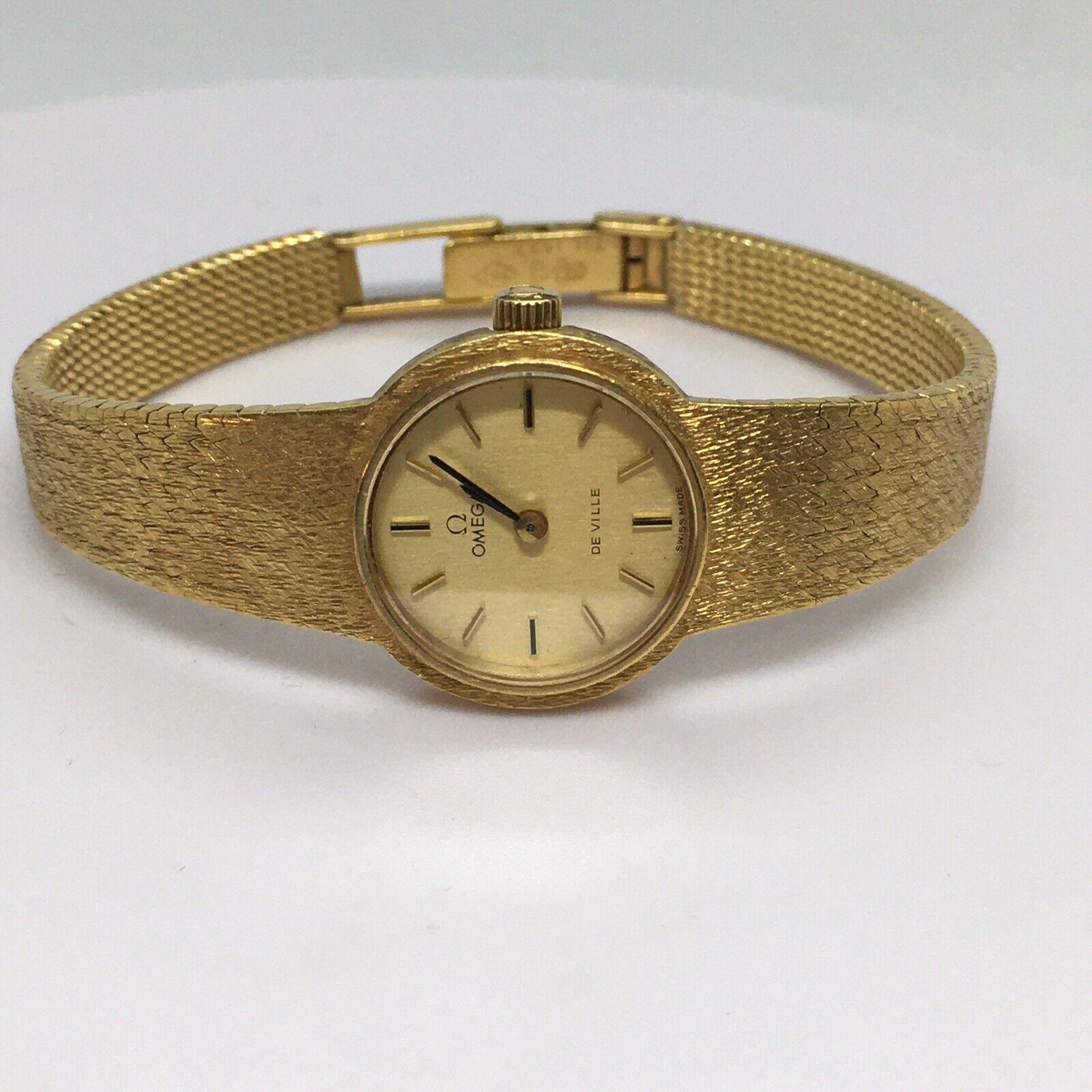Lady's Omega Deville 18K Yellow Gold Mechanical Watch


Wrist Length 6.75 inch
Case 21mm Round
Bracelet 12mm on top 7mm bottom
Marking  