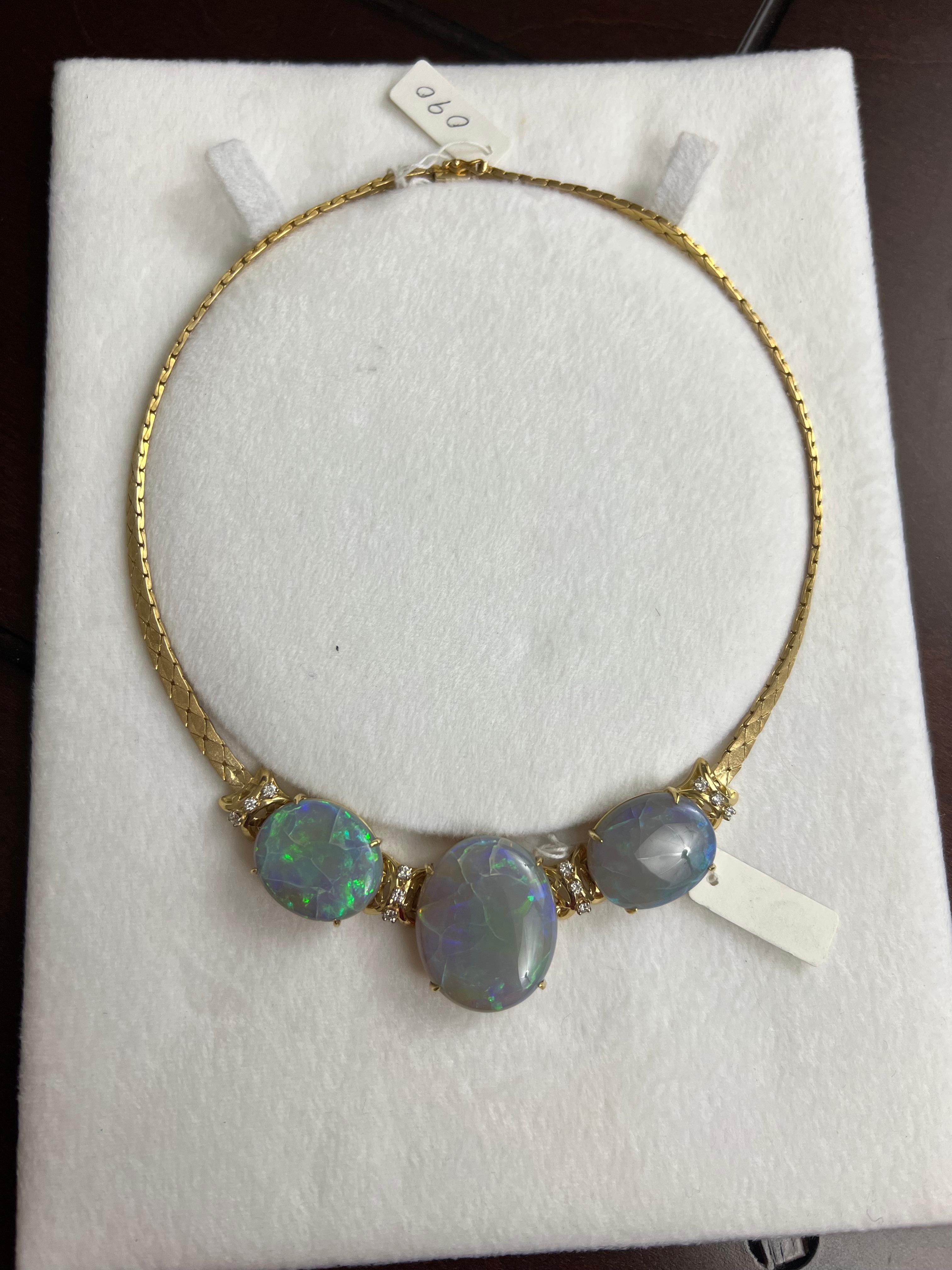 Art Deco Lady's Opal and Diamonds Necklace in 14k Yellow Gold For Sale
