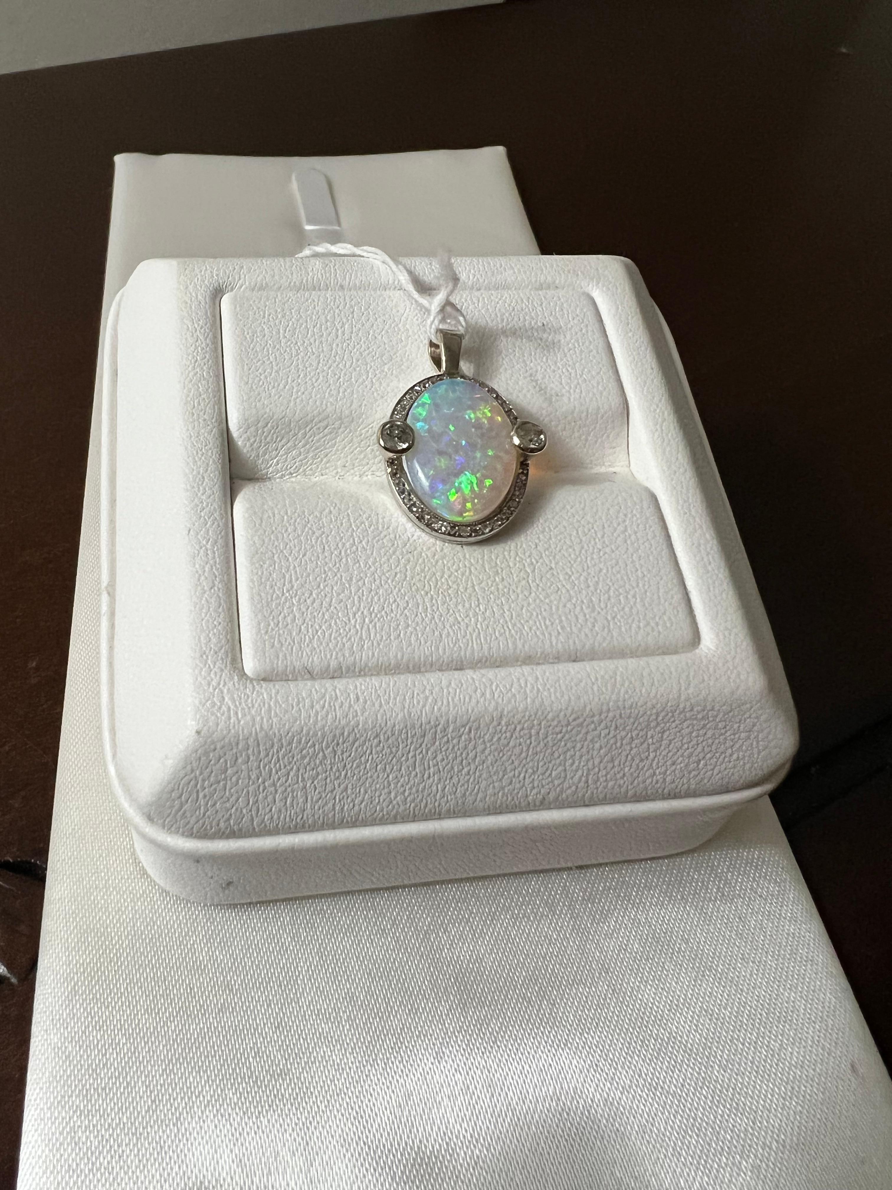 Lady's Opal and Pendant in 14k White Gold In Good Condition For Sale In New York, NY