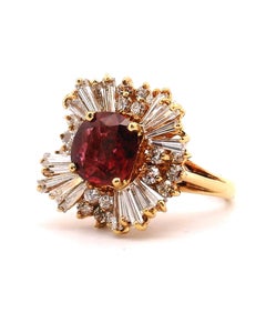 Cocktailring mit Rubin und Diamant für Damen