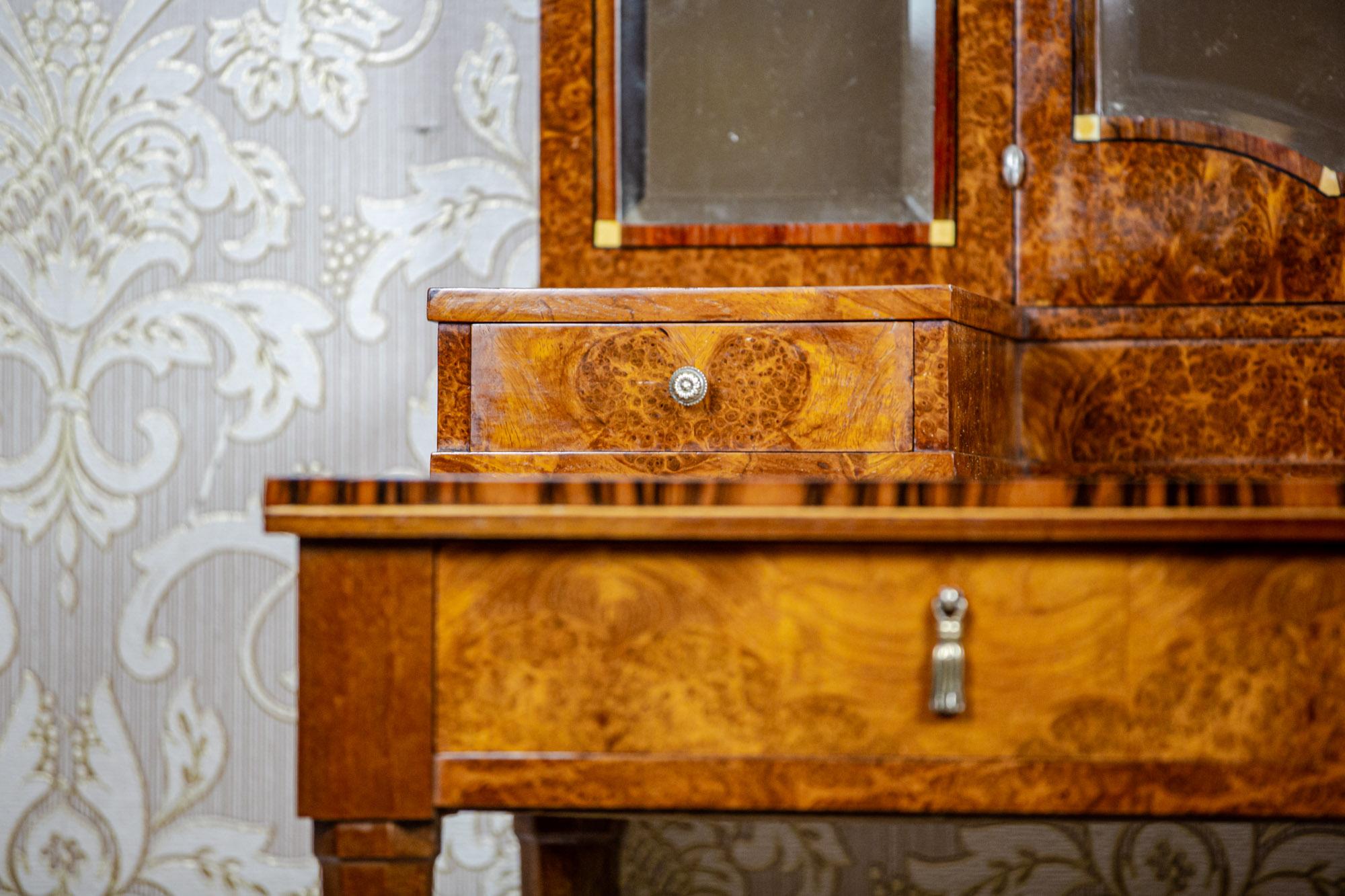 Lady's Vanity Table From the Early 20th Century 1
