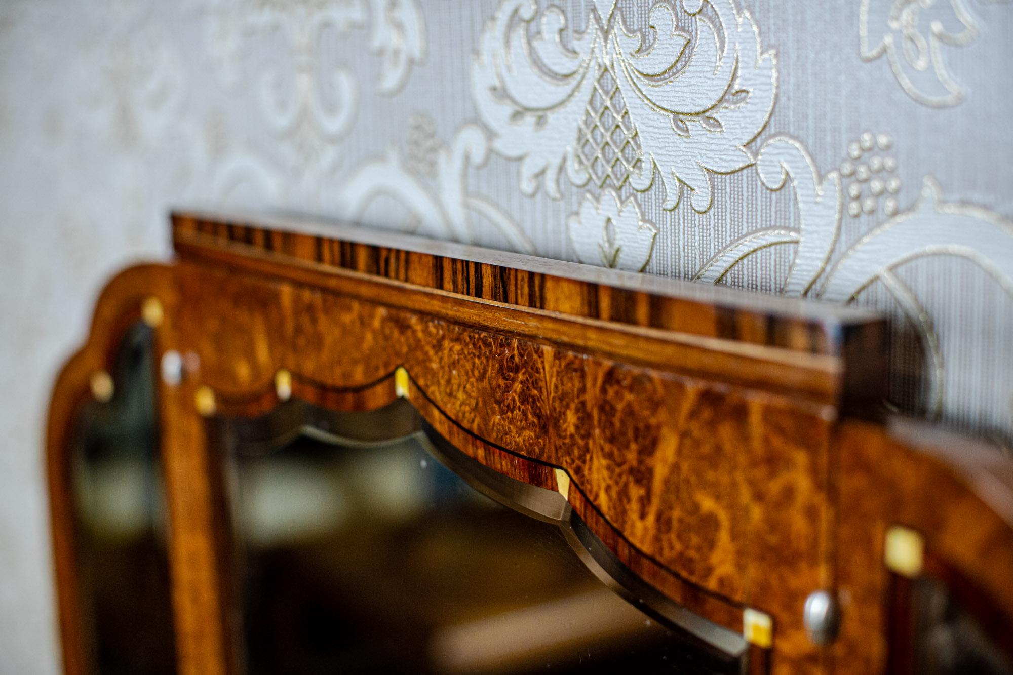 Lady's Vanity Table From the Early 20th Century 3