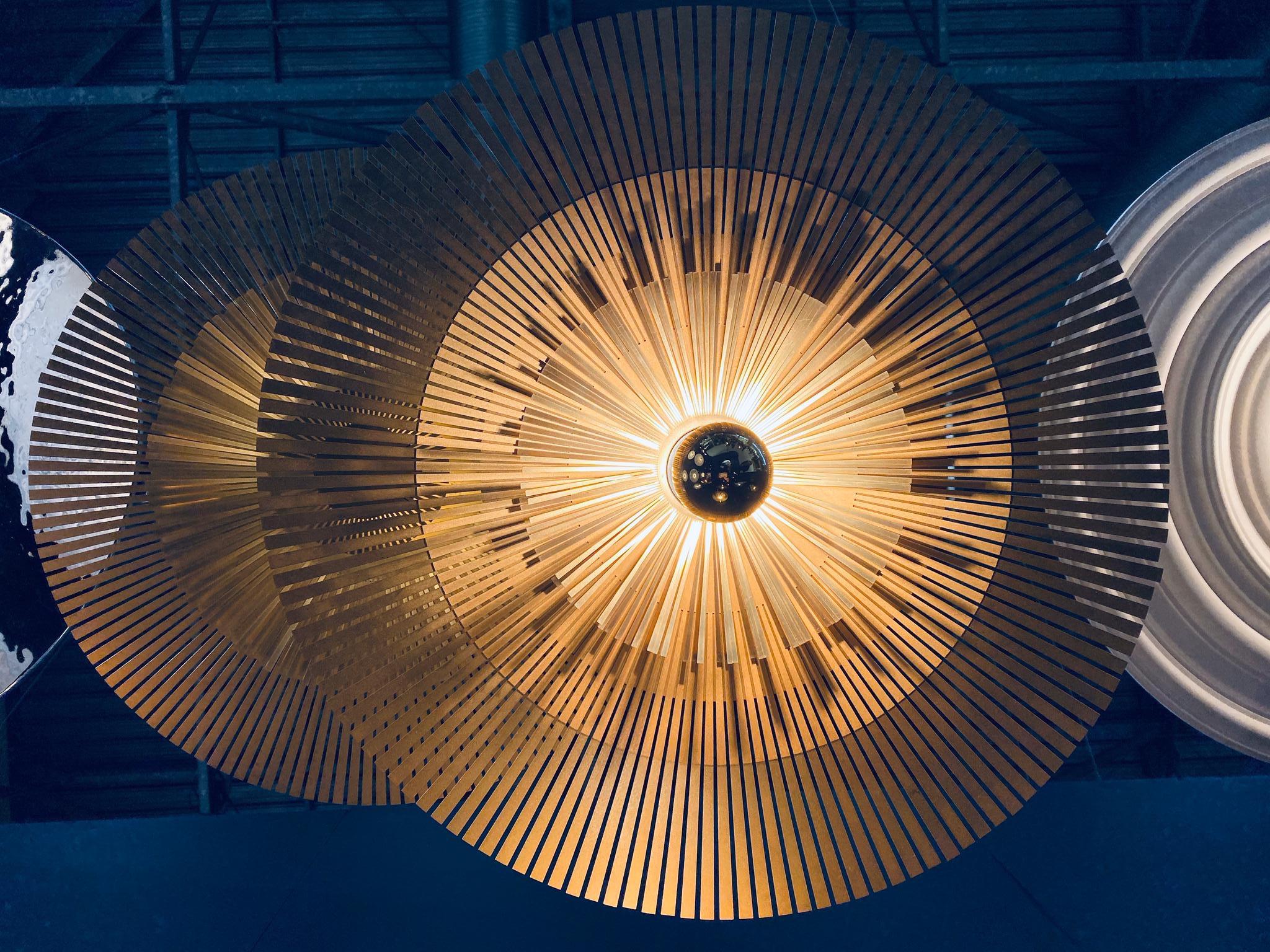 Contemporary Lafaiette S Wall Light Sconce Lamp Abstract Sculptures Brass Radar (21. Jahrhundert und zeitgenössisch) im Angebot