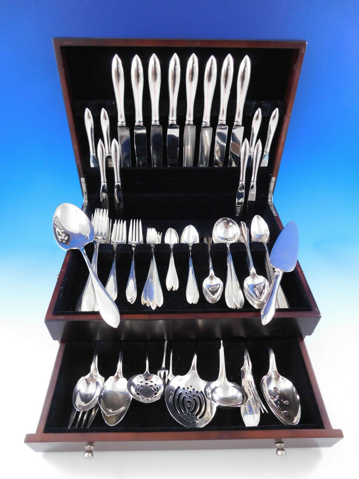 Timeless and unadorned dinner size Lafayette by Towle sterling silver flatware set, 96 pieces. This set includes:

8 dinner size knives, 9 3/4