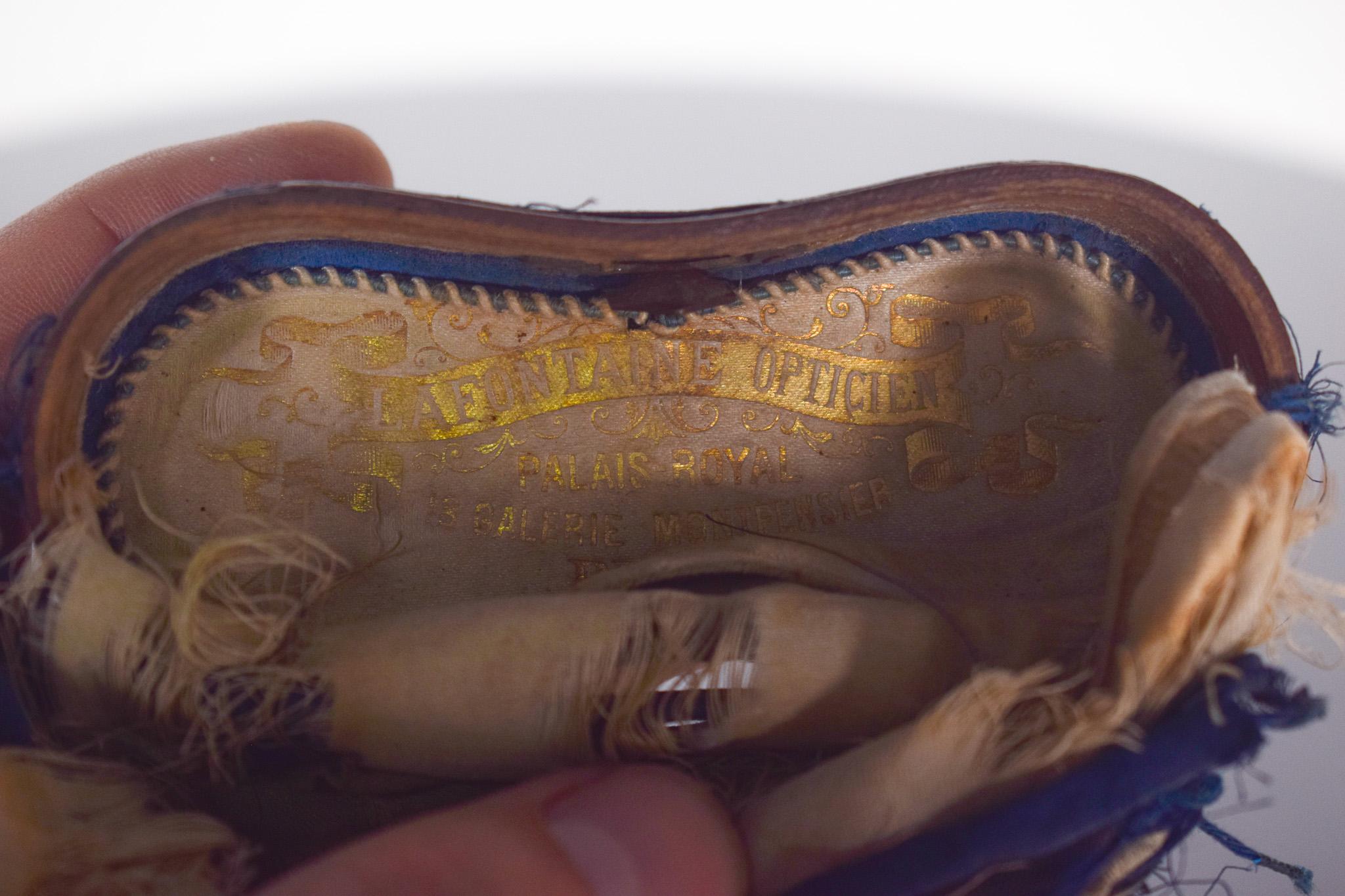 Lafontaine Theatre Binoculars in Mother-of-Pearl In Distressed Condition For Sale In Lisboa, Lisboa