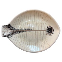 Lagardo Tackett and Ken Fujita Mid-Century Modern Ceramic Fish Plate Sculpture
