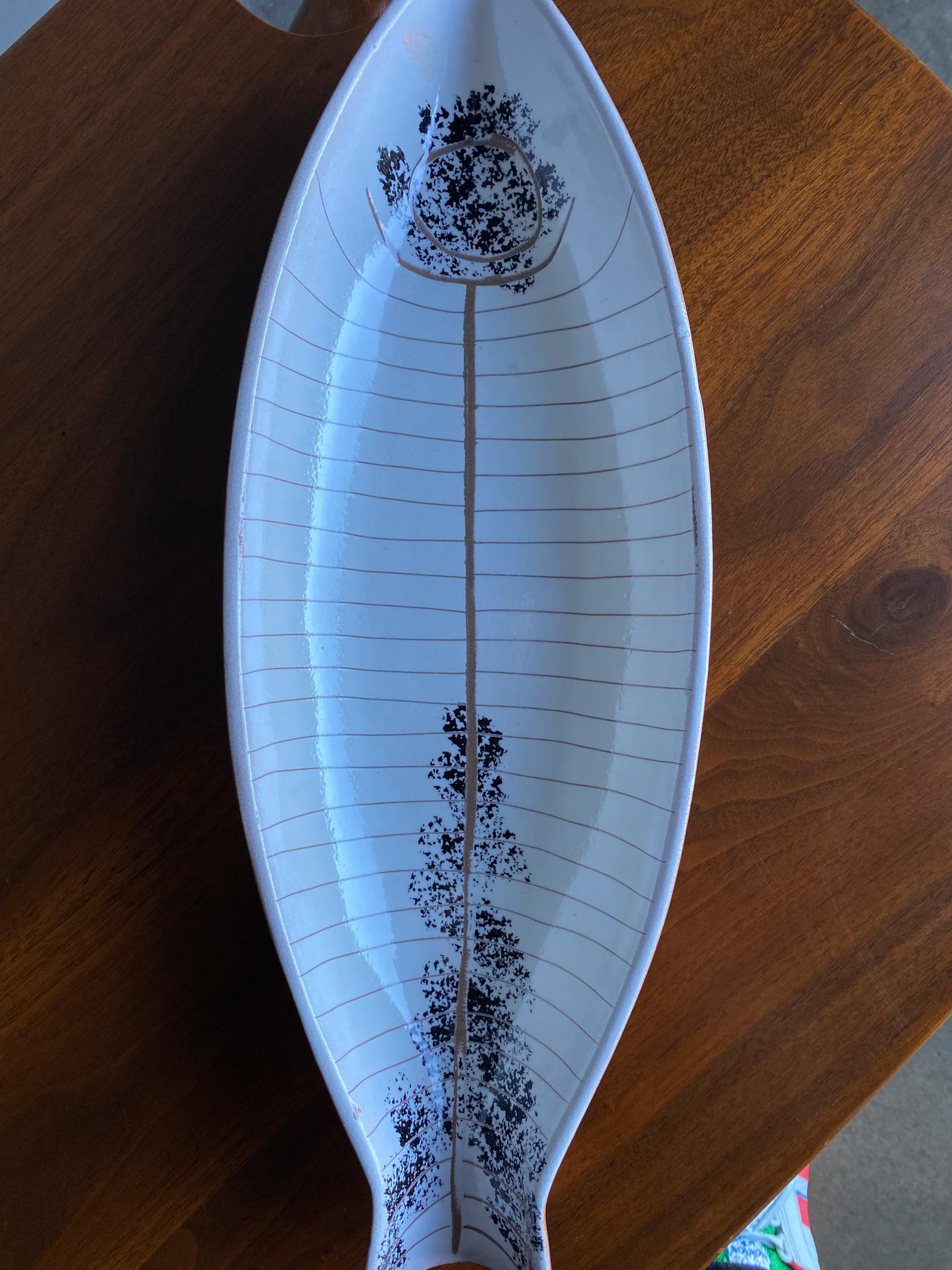 Mid-Century Modern Lagardo Tackett Ceramic Fish Glazed Platter, circa 1955 For Sale