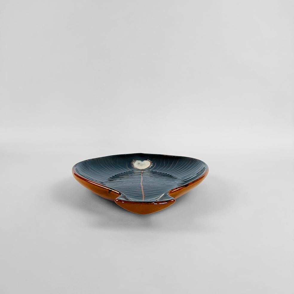 Mid-Century Modern Lagardo Tackett & Kenji Fujita California Ceramic Fish Plate, 1960s For Sale