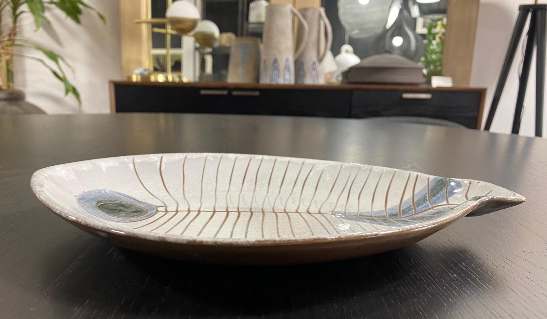 North American Lagardo Tackett & Kenji Fujita California Mid-Century Modern Ceramic Fish Plate