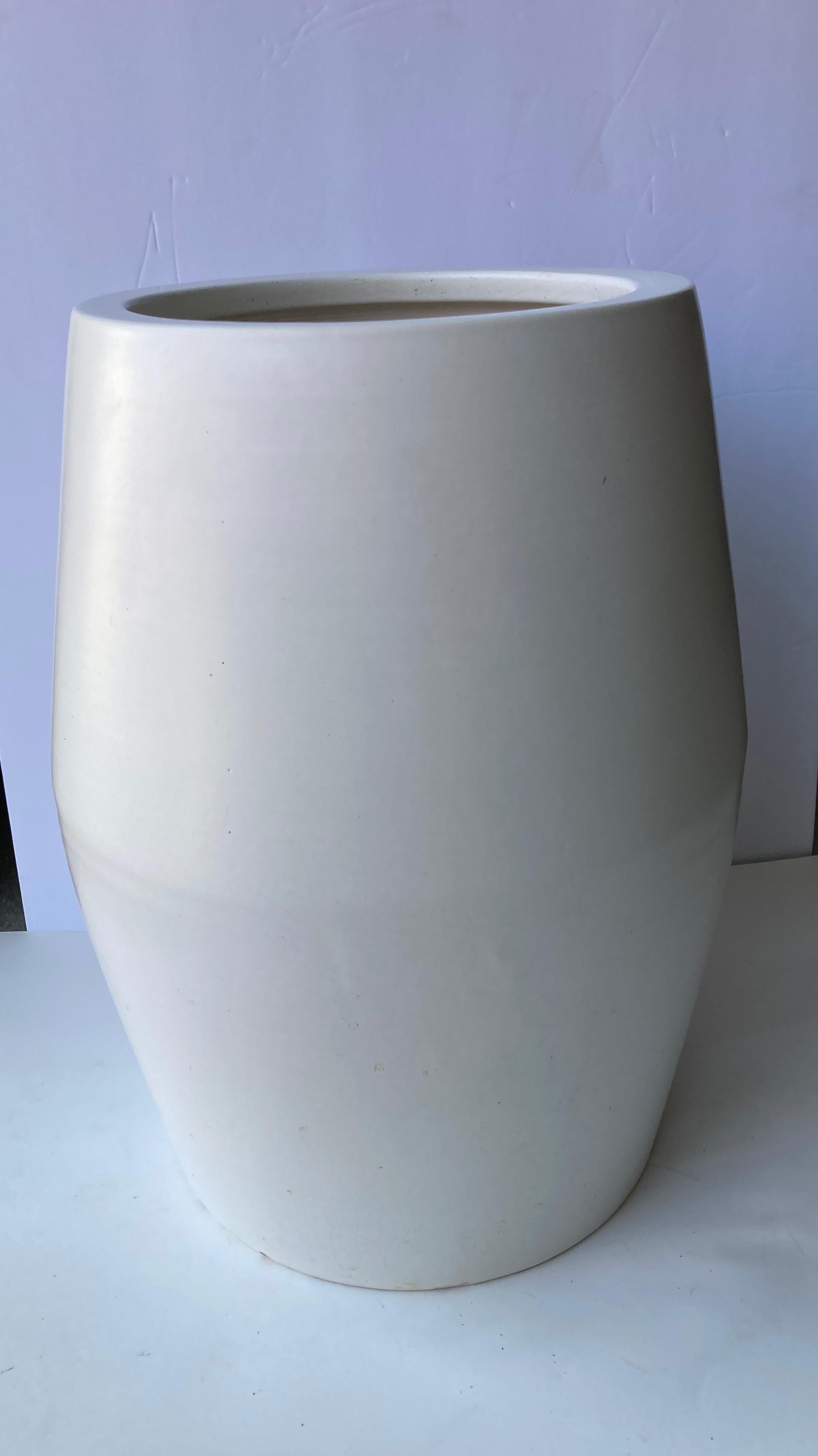 Lagardo Tackett, Rare, Architectural Pottery Planter/Vase, Vessel USA 1950s In Good Condition For Sale In Los Angeles, CA