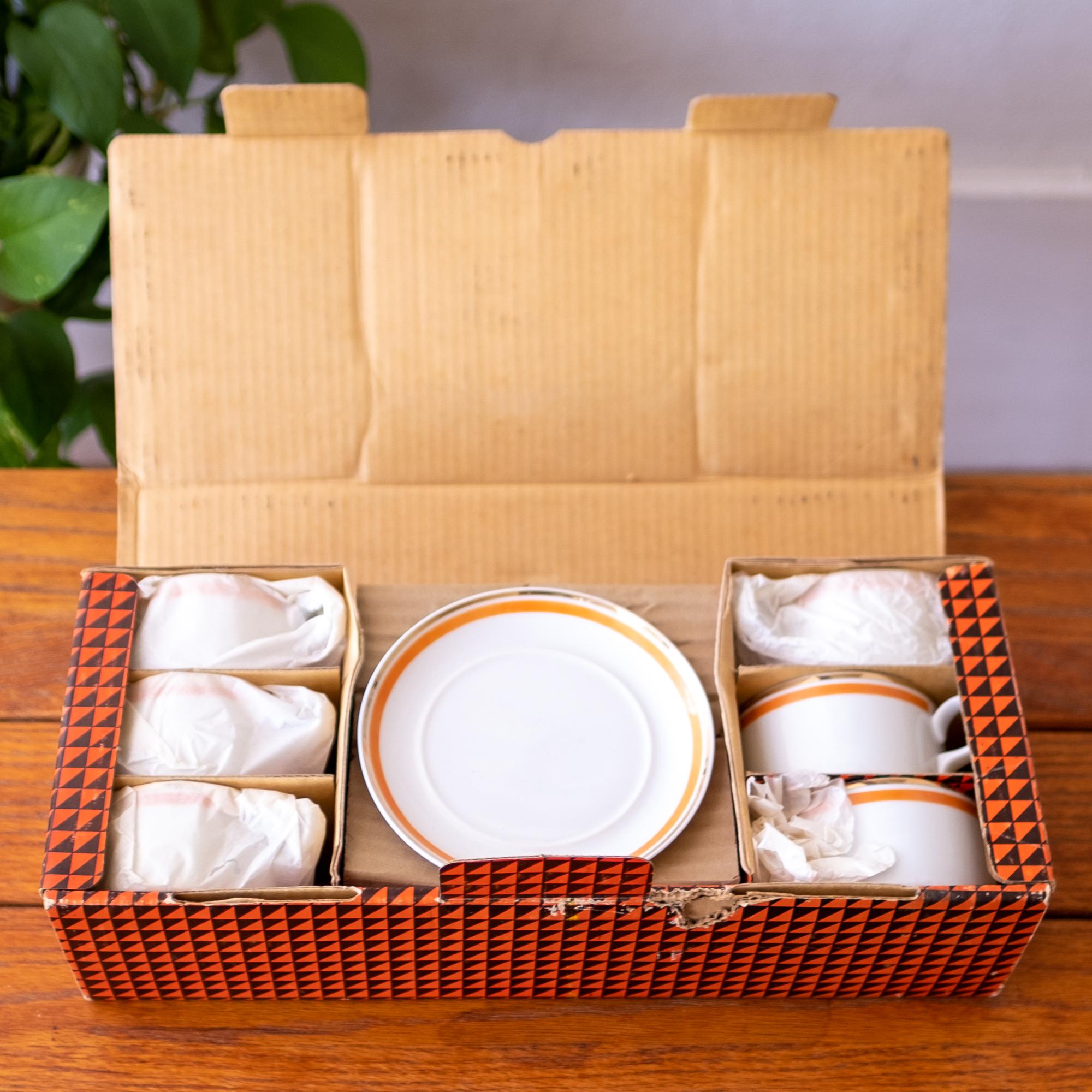 Set of six LaGardo Tackett coffee cups. They are unused in the original box. Tackett was a prolific mid-century artist and industrial designer. Signed on bottom. 1950s

Measures: Cups: 4.25