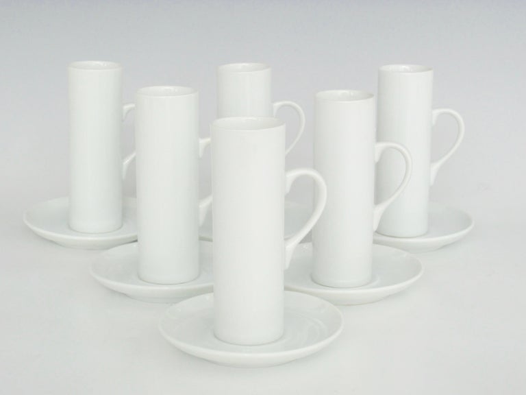 https://a.1stdibscdn.com/lagardo-tackett-white-porcelain-demitasse-cup-saucer-set-12-pieces-for-sale-picture-10/f_59142/f_293880921656687072527/fullsizeoutput_bb9_master.jpeg?width=768