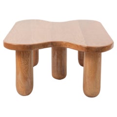 Table Lago en Oak Contemporary massif ; formes organiques ; une table basse contemporaine.