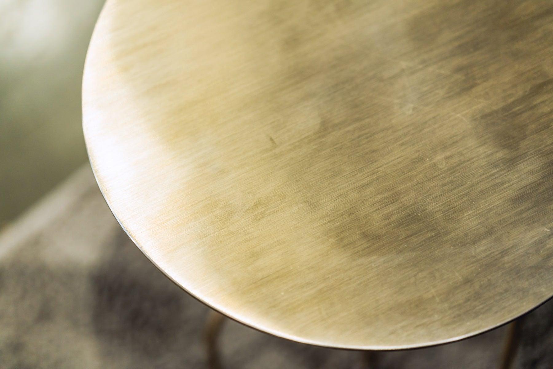 Table d'appoint ronde Lagoas « Old Gold » finition « Small » de Filipe Ramos en vente 3