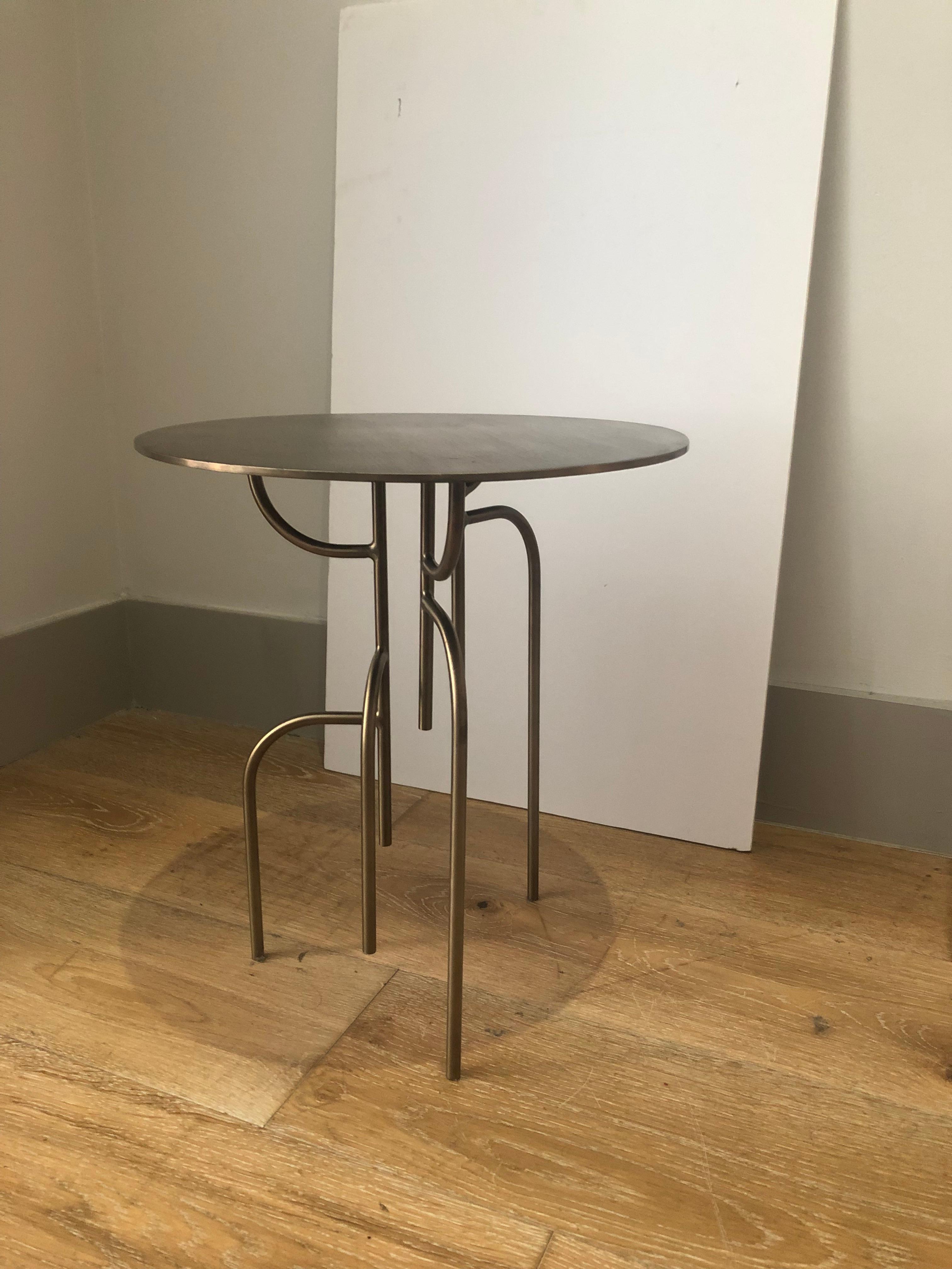 Table d'appoint ronde Lagoas « Old Gold » finition « Small » de Filipe Ramos Neuf - En vente à Sao Paulo, Sao Paulo