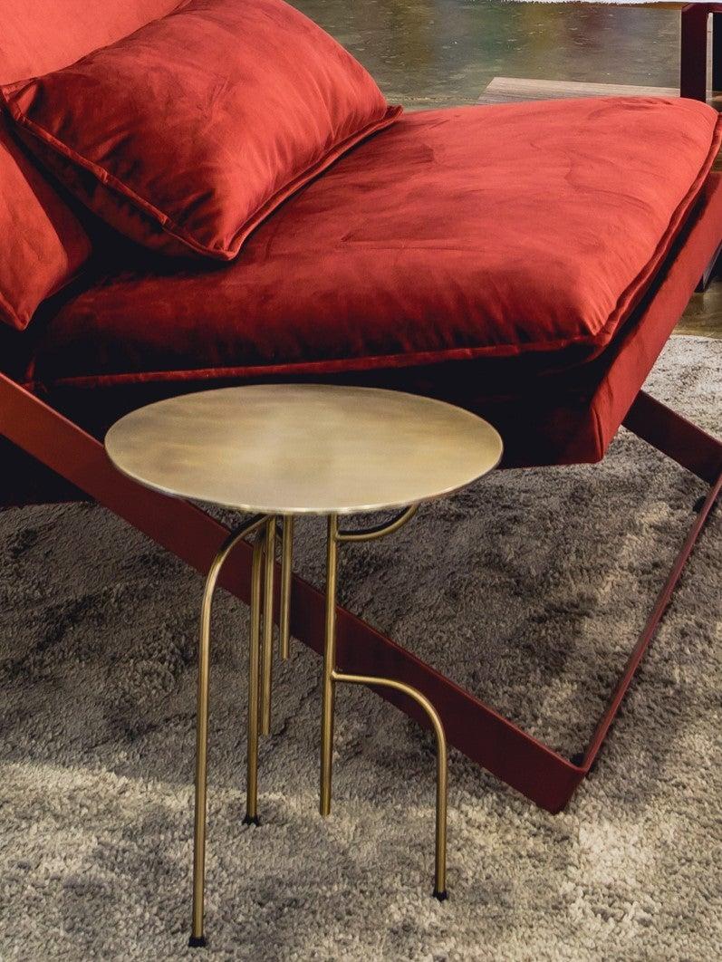 Brésilien Table d'appoint ronde Lagoas « Old Gold » finition « Small » de Filipe Ramos en vente