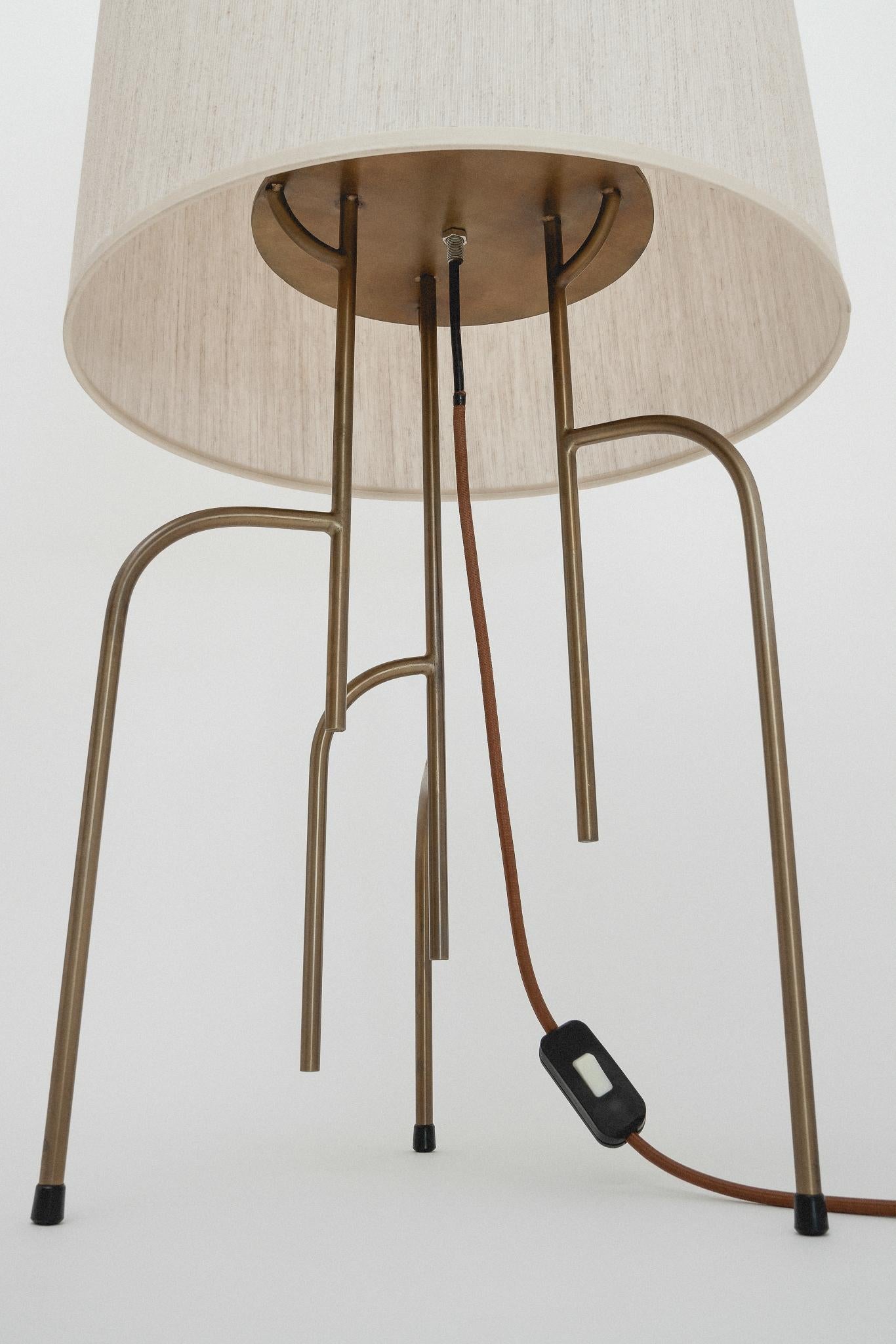 XXIe siècle et contemporain Lampe de bureau Lagoas, or ancien huilé par Filipe Ramos en vente