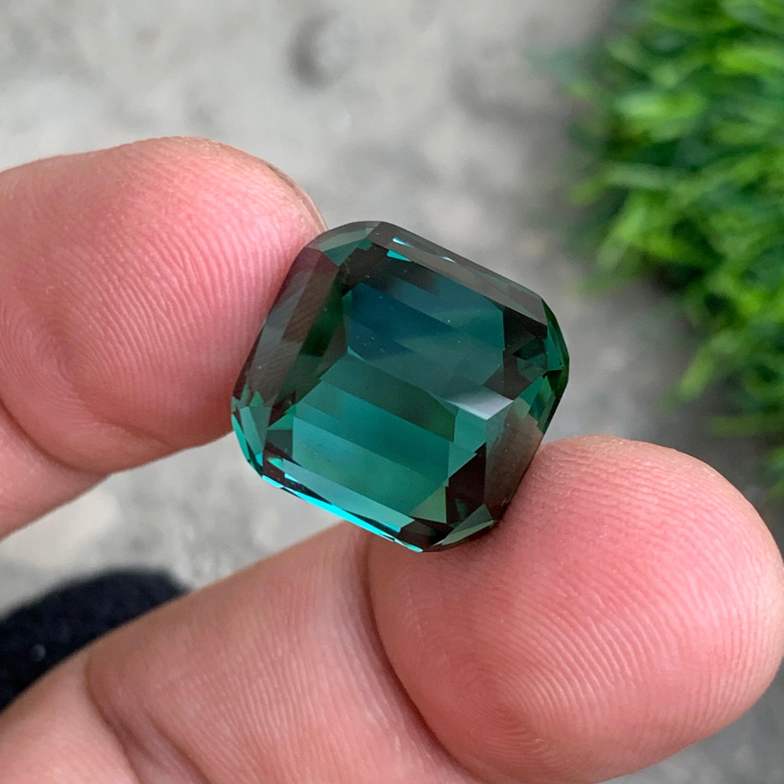 Women's or Men's Lagoon Blue Green Natural Tourmaline Ring, Pendant Loose Gemstone 25 Ct Jewelry For Sale