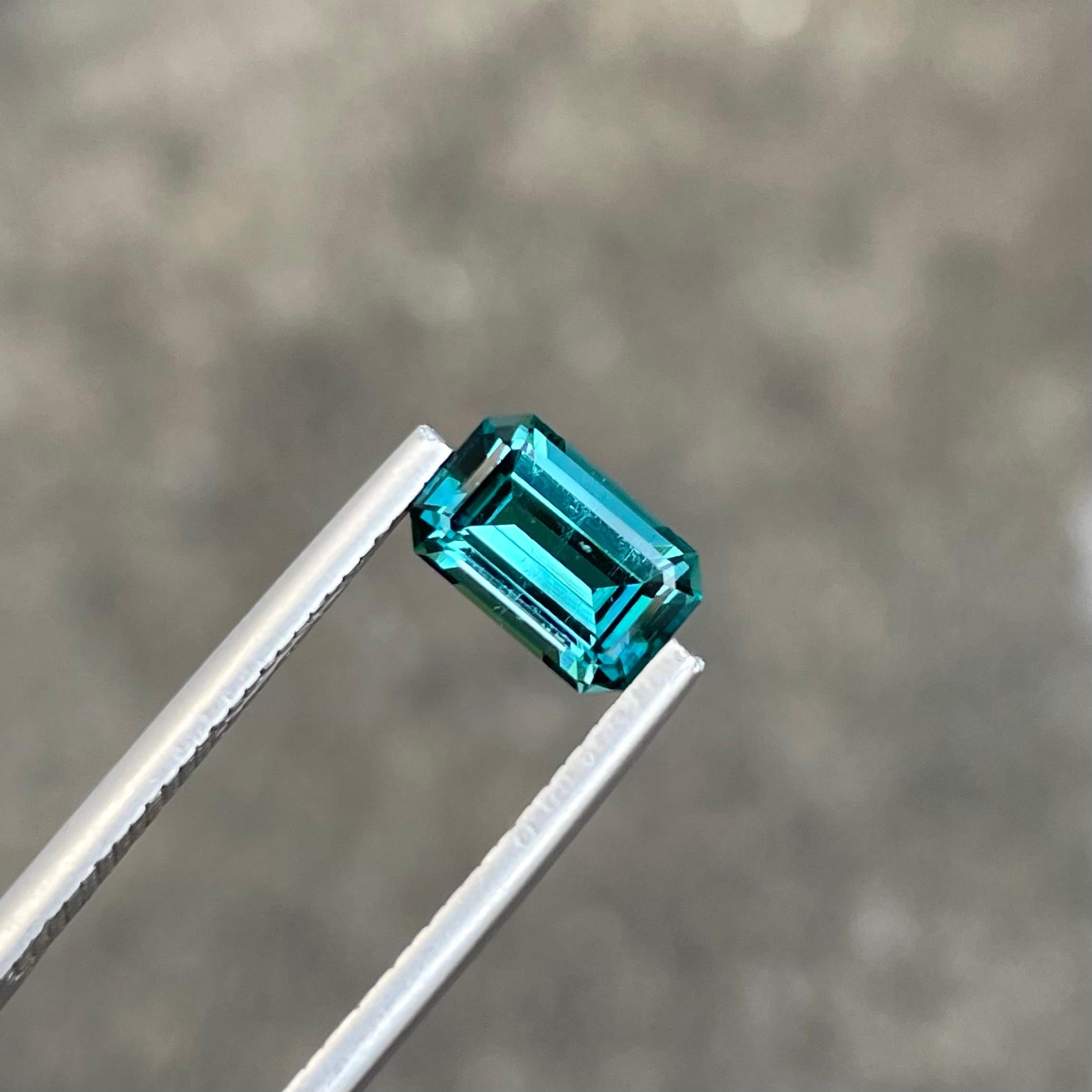 Taglio smeraldo Tormalina Lagoon Blue sfusa 1,60 carati taglio smeraldo Gemma afgana naturale in vendita