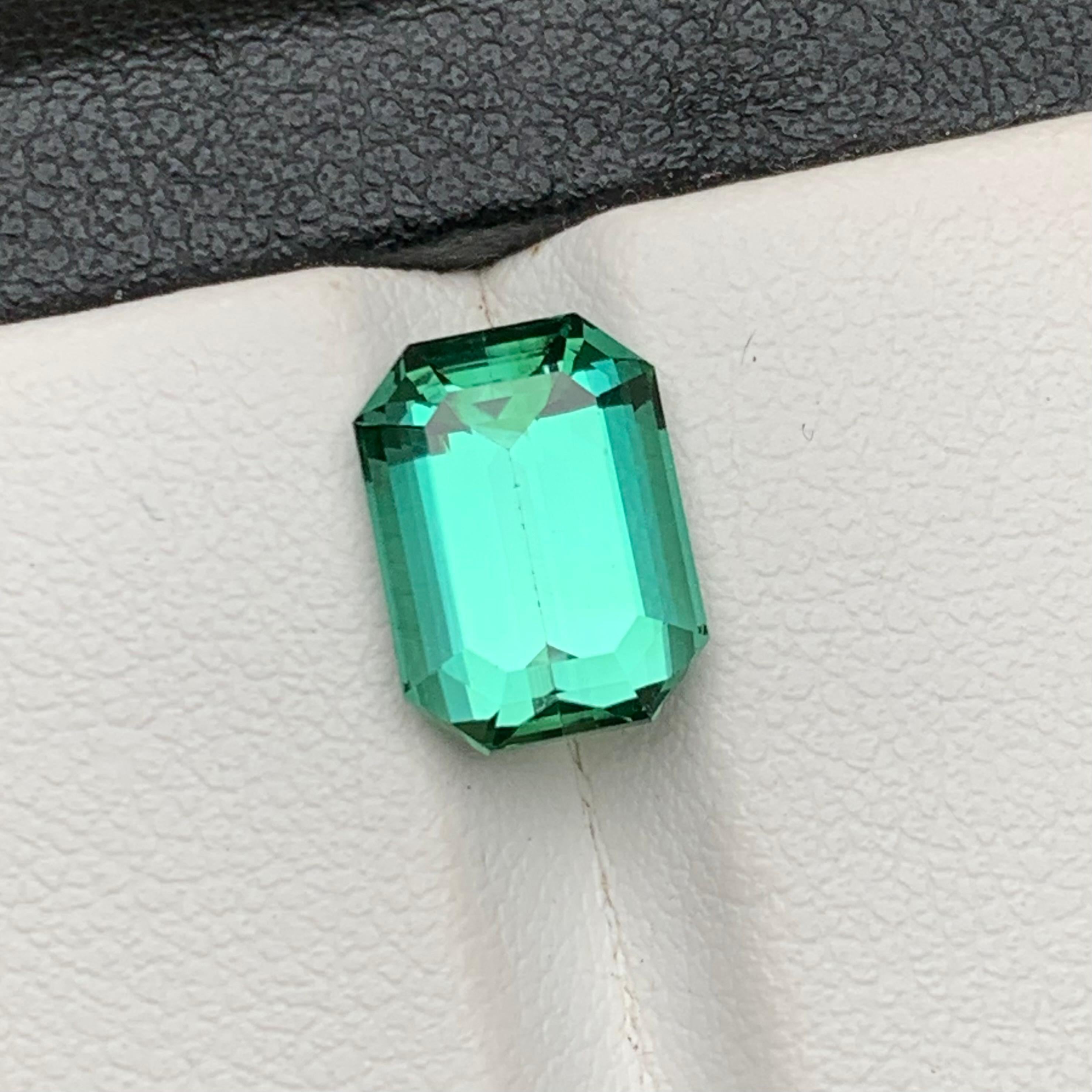 Contemporain Bague Lagoon, tourmaline naturelle vert bleuté, pierre précieuse non sertie, taille émeraude 4,05 carats