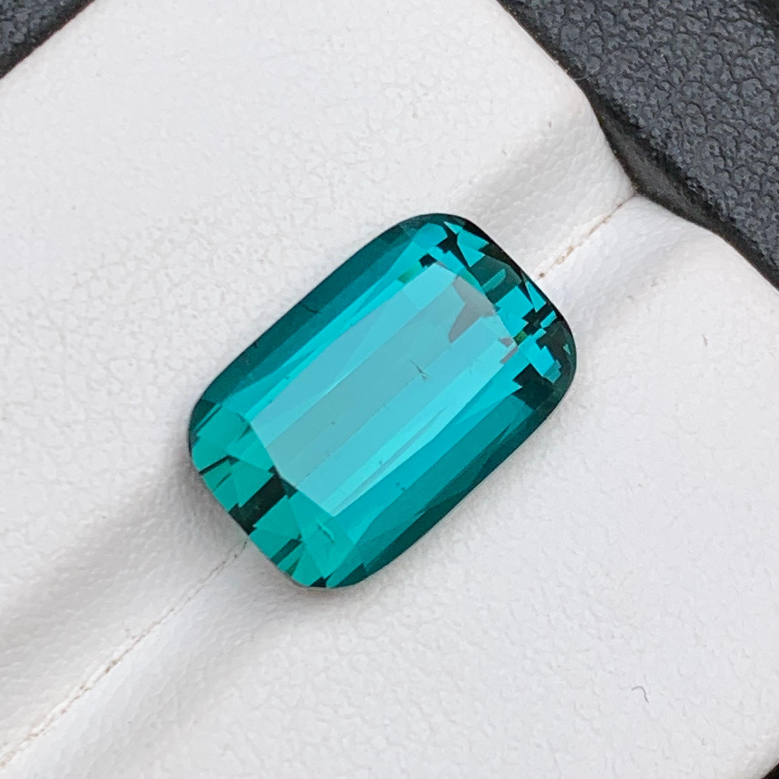Gemma sfusa di tormalina naturale blu indaco Lagoon per anello, collana, ciondolo o qualsiasi altro gioiello, taglio a cuscino!

💎 TIPO DI GEMMA: Tormalina
⚖️ PESO: 6,70 Carati
🪚 FORMA E TAGLIO: Taglio a cuscino
📏 DIMENSIONE (MM): 13,35 x 8,94 x