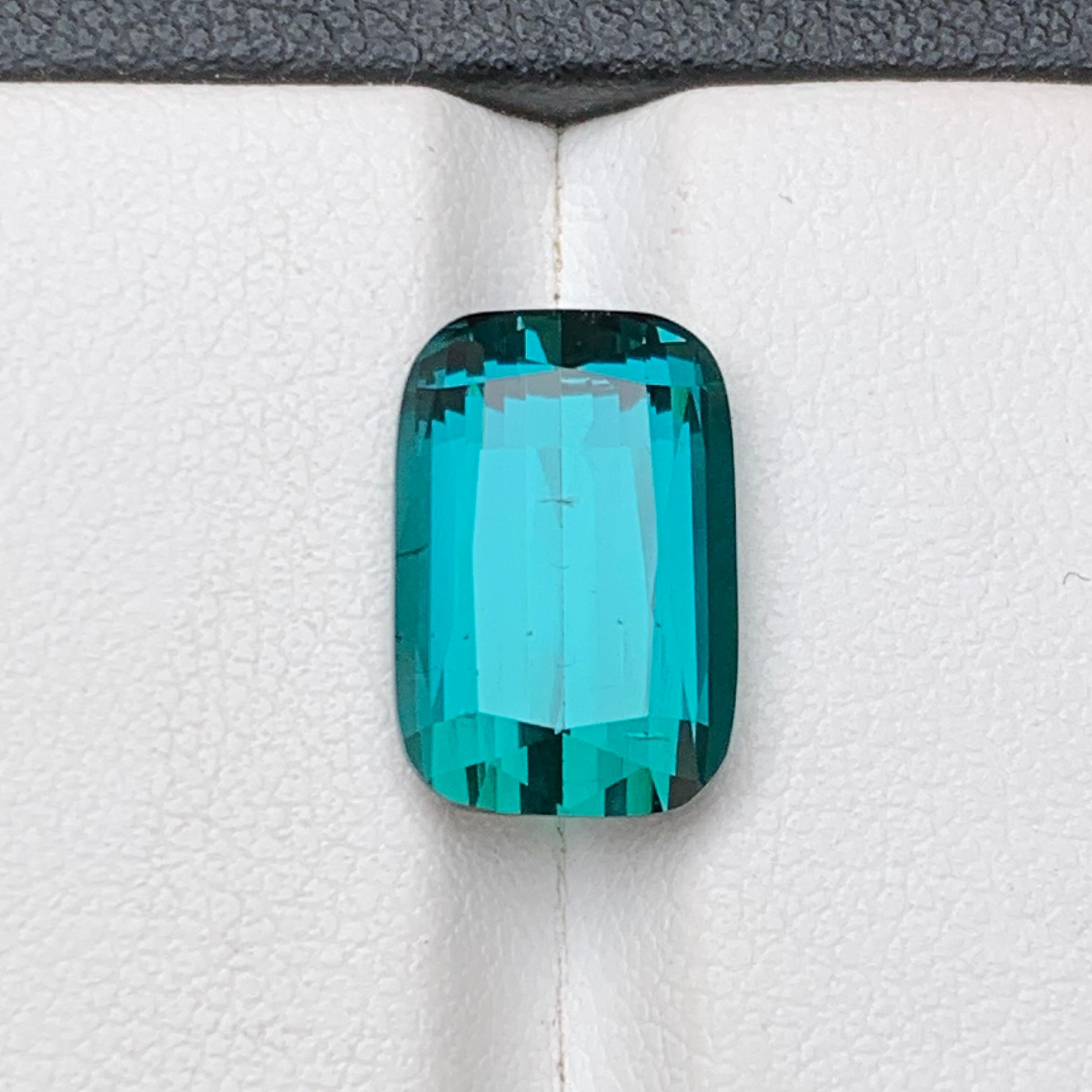 Anello con tormalina naturale blu indaco Lagoon Gemma sfusa da 6,70 carati taglio cuscino In condizioni Nuovo in vendita a Peshawar, PK