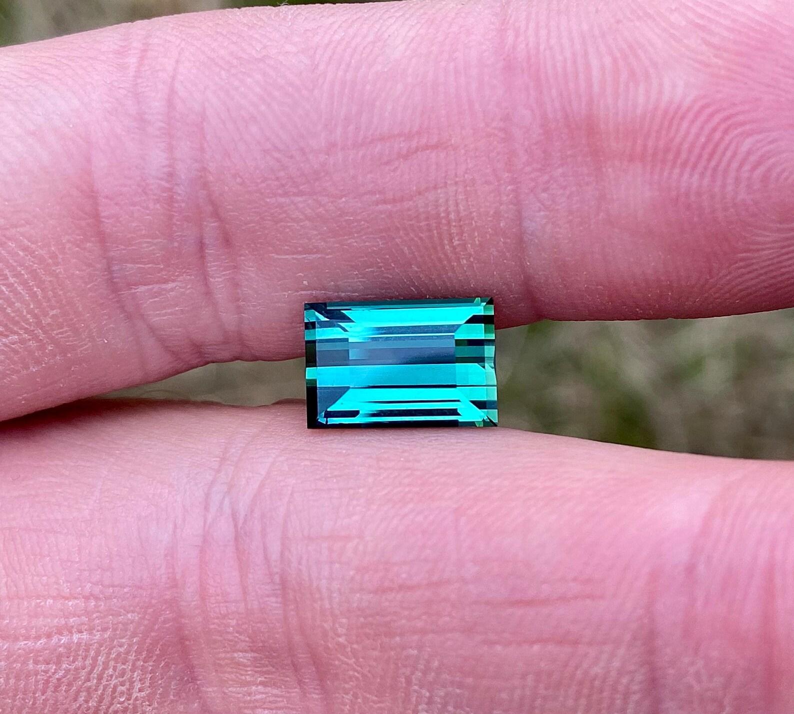 Lagoon Tourmaline 3.97 Ct., natural loose Gemstone, Rectangle cut, Origin Congo For Sale 6