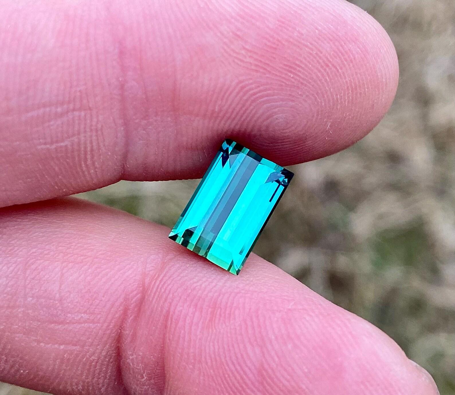 Lagoon Tourmaline 3.97 Ct., natural loose Gemstone, Rectangle cut, Origin Congo For Sale 1