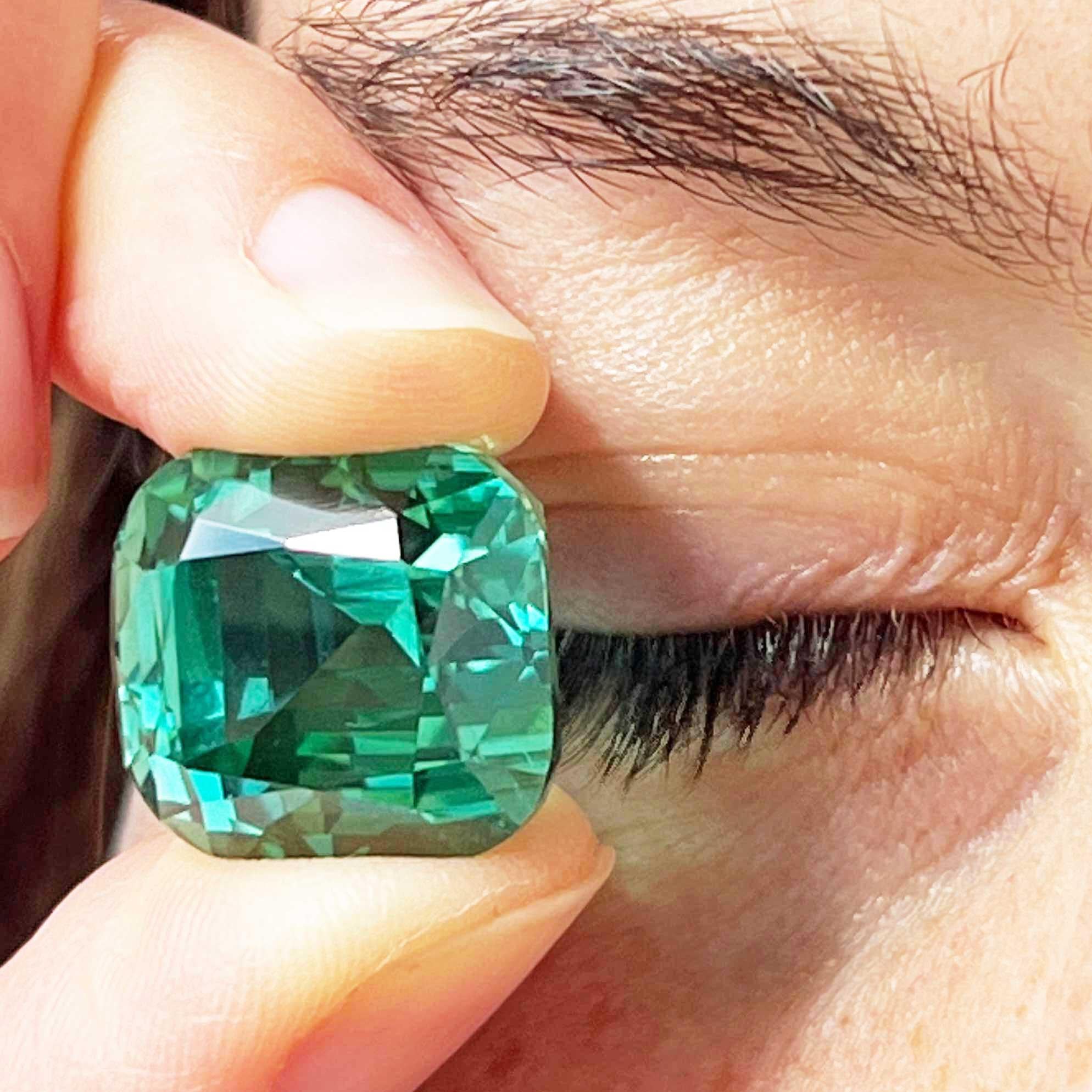 Lagoon Tourmaline AAA+ 33 ct Afghanistan / Kunar 98% pure Investment Gem DDI cer For Sale 4