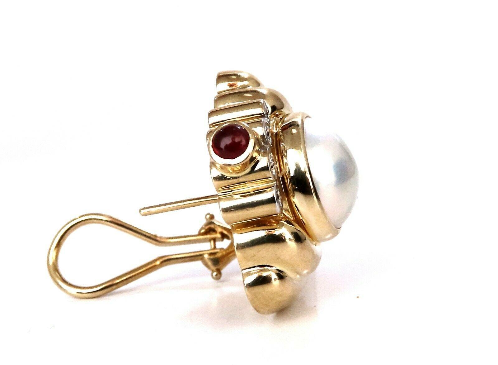 Clips d'oreilles en or 18 carats avec perles de Lagos Mabe et diamants de 0,60 carat Unisexe en vente