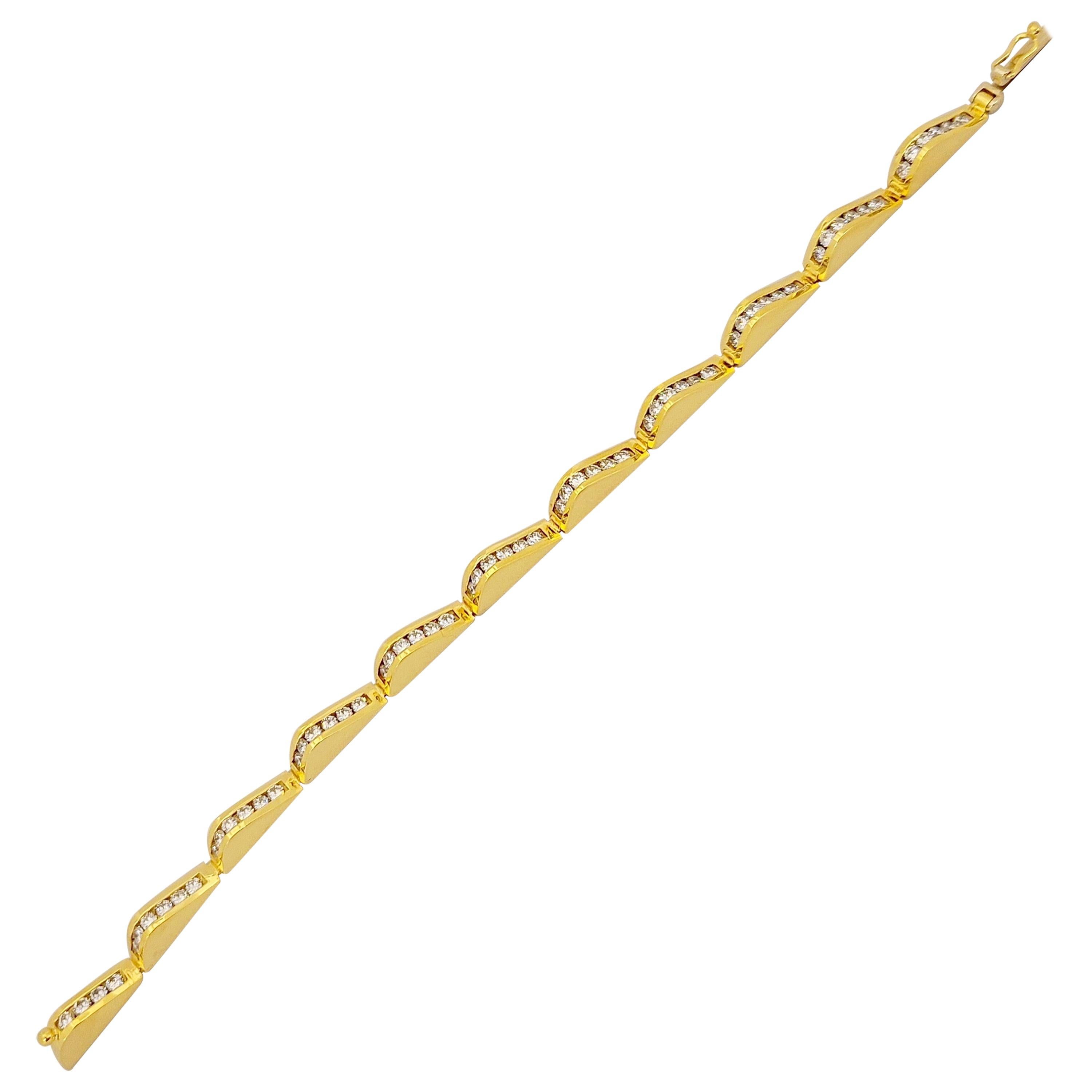 Lagos 18 Karat Yellow Gold and 3.20 Carat Diamonds Wave Bracelet For Sale