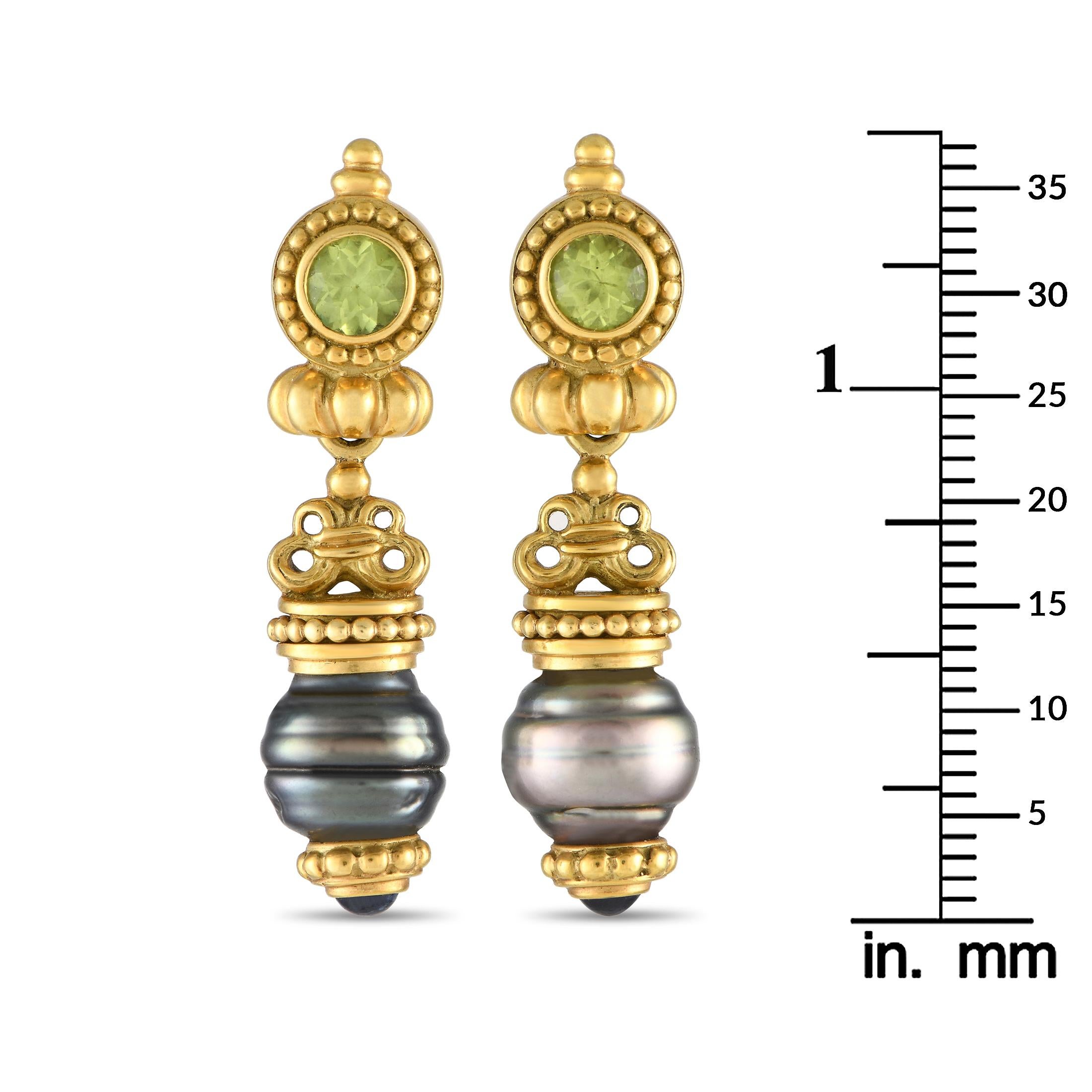 Lagos 18K Yellow Gold Peridot and Pearl Earrings LA25-012424 In Excellent Condition In Southampton, PA