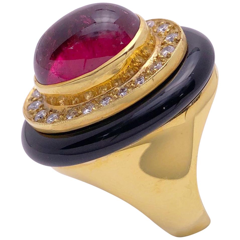 Lagos 18 Karat Gold Vintage Pink Tourmaline Ring with Diamonds and Black Onyx For Sale