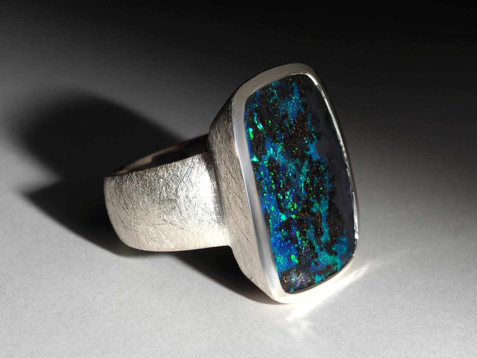 Lagre Boulder Opal silver ring 15 carat 9.5 size Christmas gift unisex In New Condition In Berlin, DE