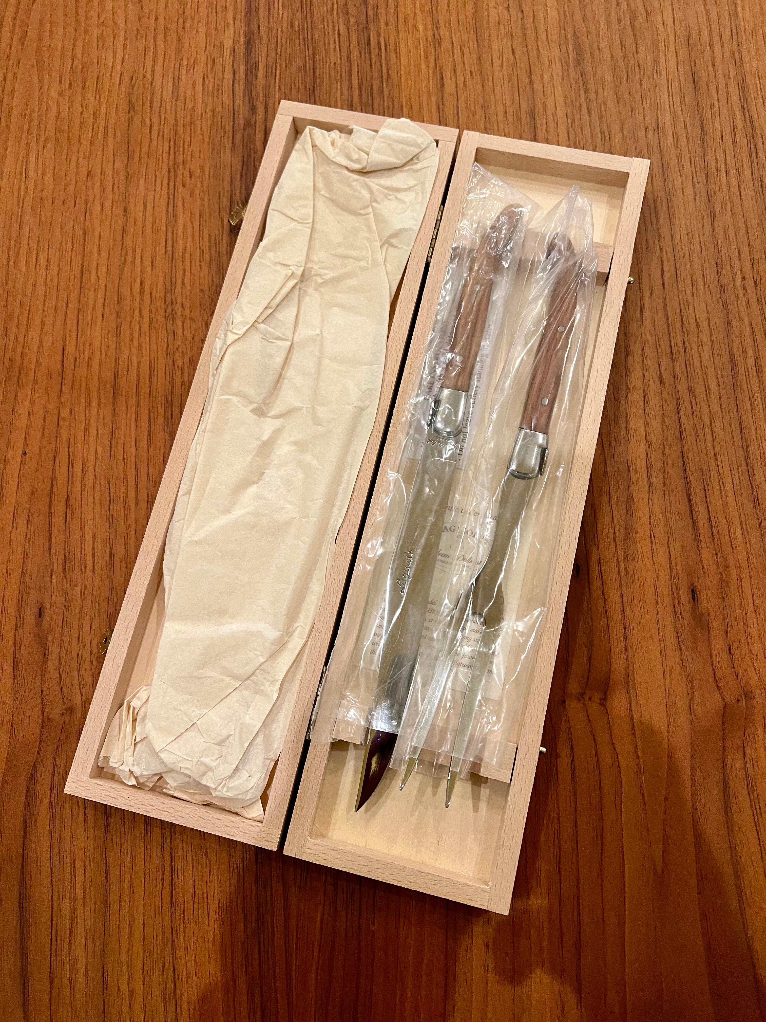 Juego de trinchar Laguiole France con tenedor y cuchillo de trinchar Nuevo en caja Siglo XXI y contemporáneo en venta