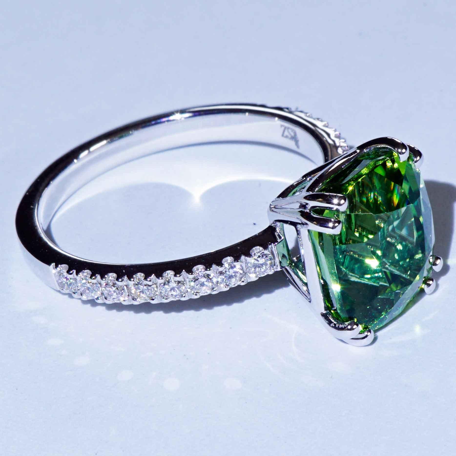 Lagun Grün-Blauer Turmalin Brillantring 750er Weißgold 4,86 ct 0,33 ct Oben (Moderne) im Angebot