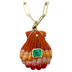 Pendentif en coquillage d'agate Laguna avec émeraude et or 14k