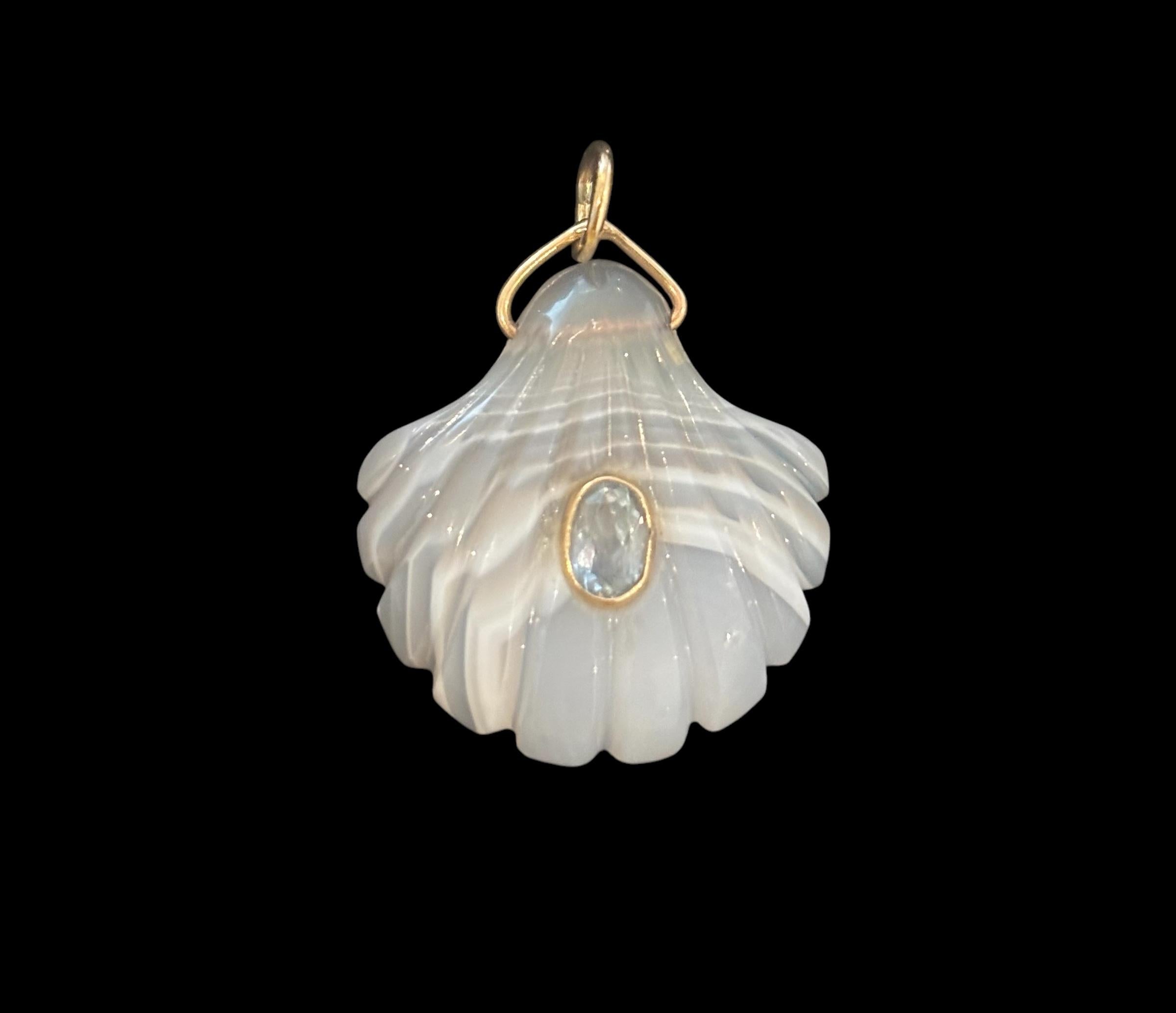 Brilliant Cut LAGUNA AGATE SHELL PENDANT, with Spinel