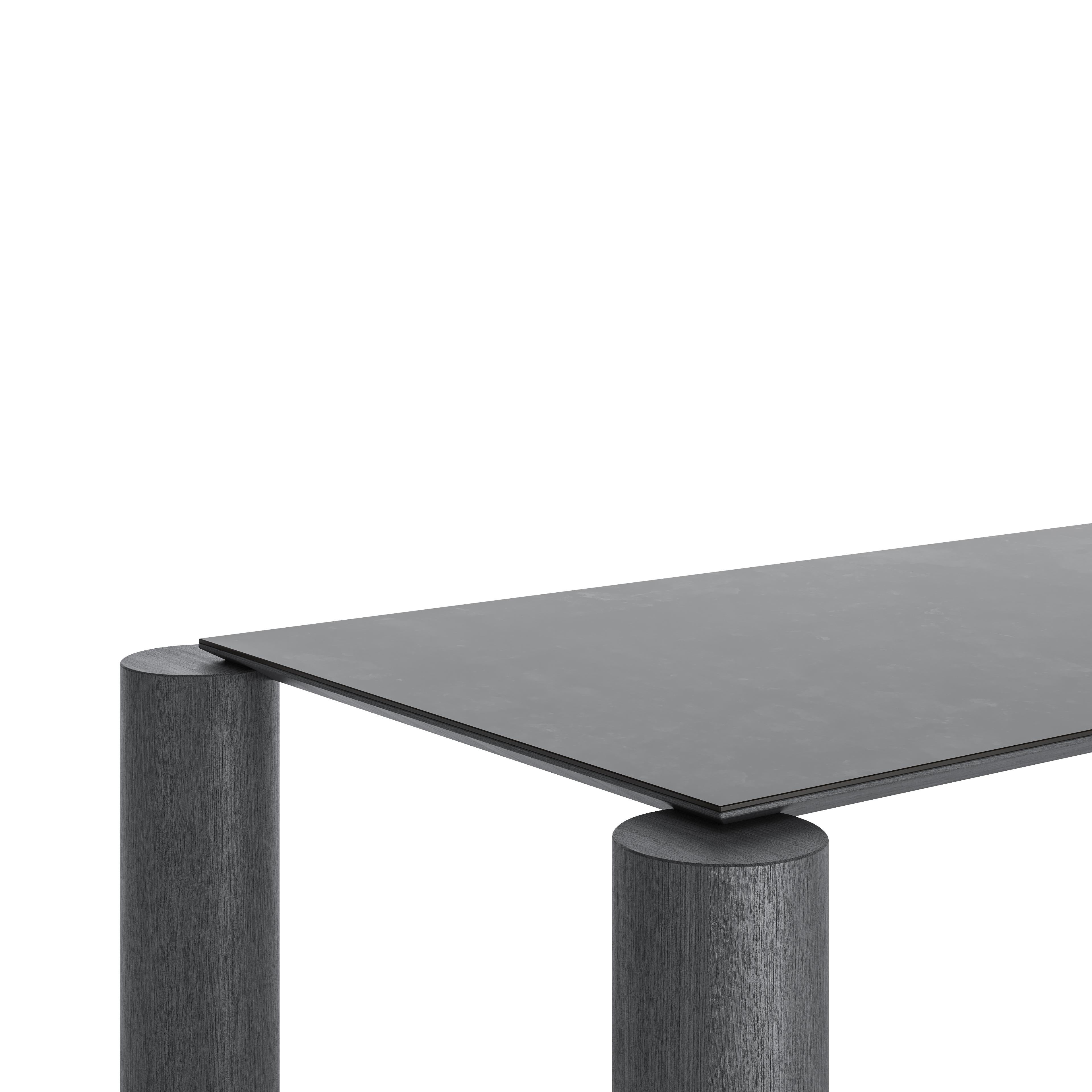 Moderner Esstisch 'Laguna' Keramik Сountertop Holzbeine von Palo Nero (Minimalistisch) im Angebot