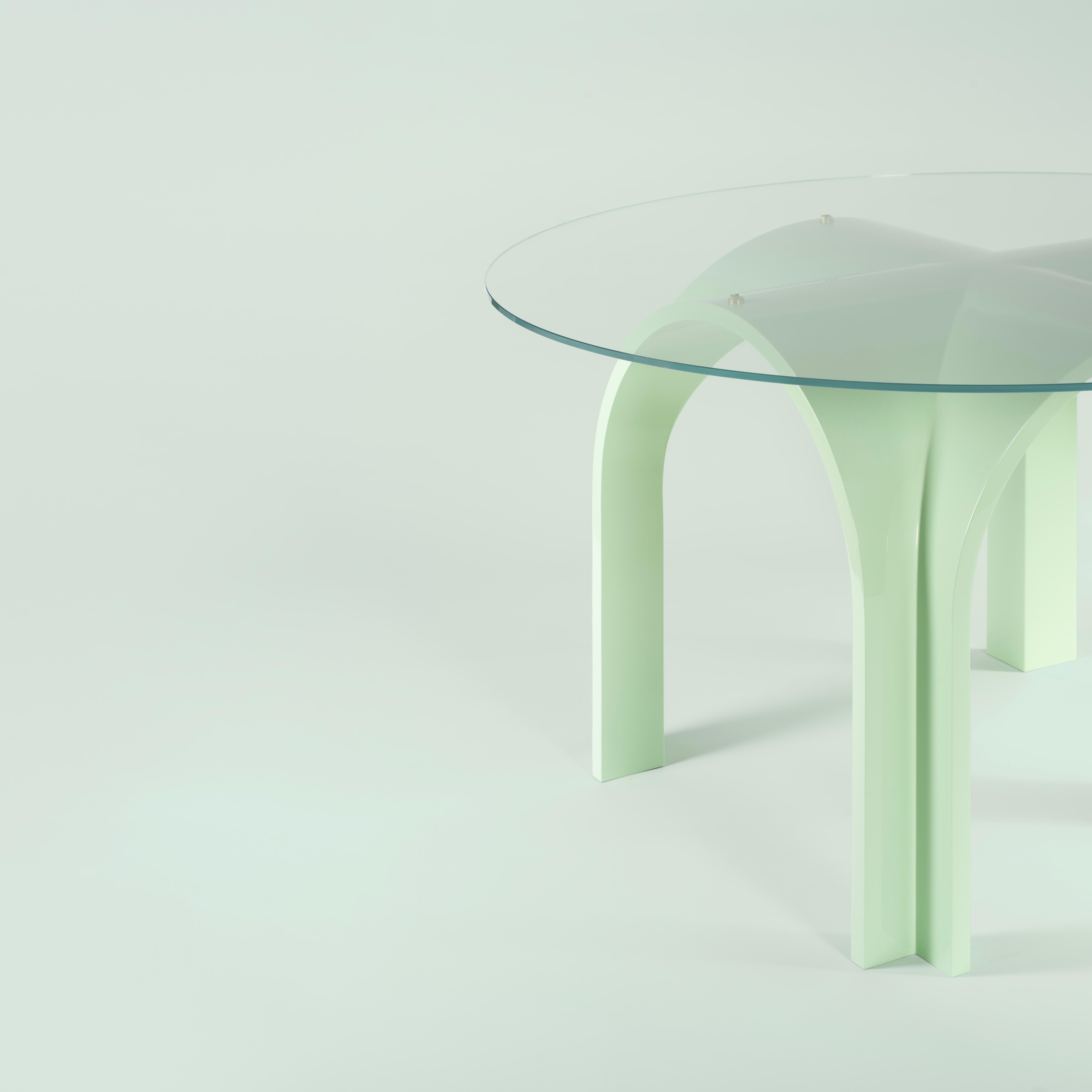 White Lacquer Wood Dining Table with Round Clear Glass Top by Antonio De Marco in vendita 6