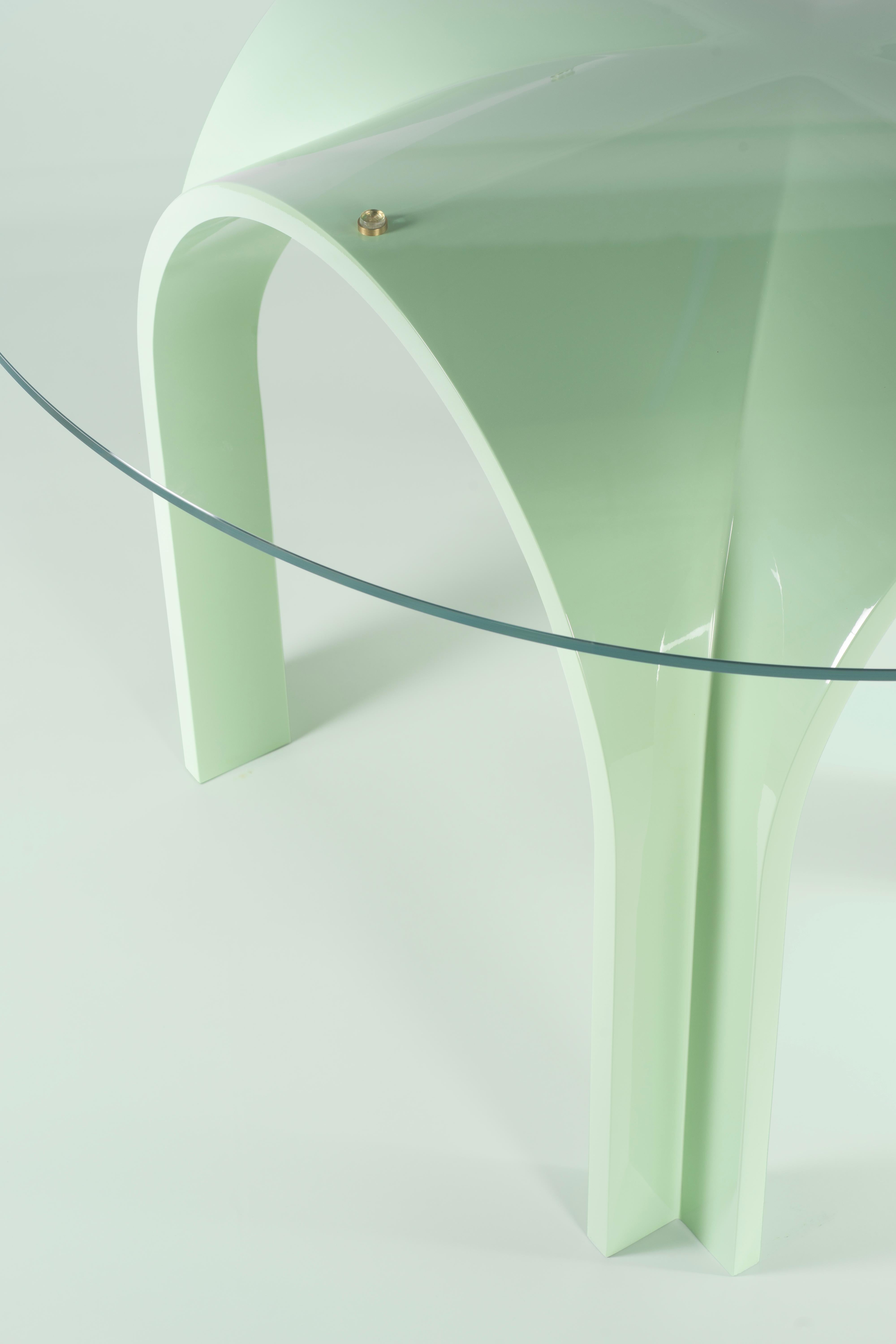 White Lacquer Wood Dining Table with Round Clear Glass Top by Antonio De Marco in vendita 8