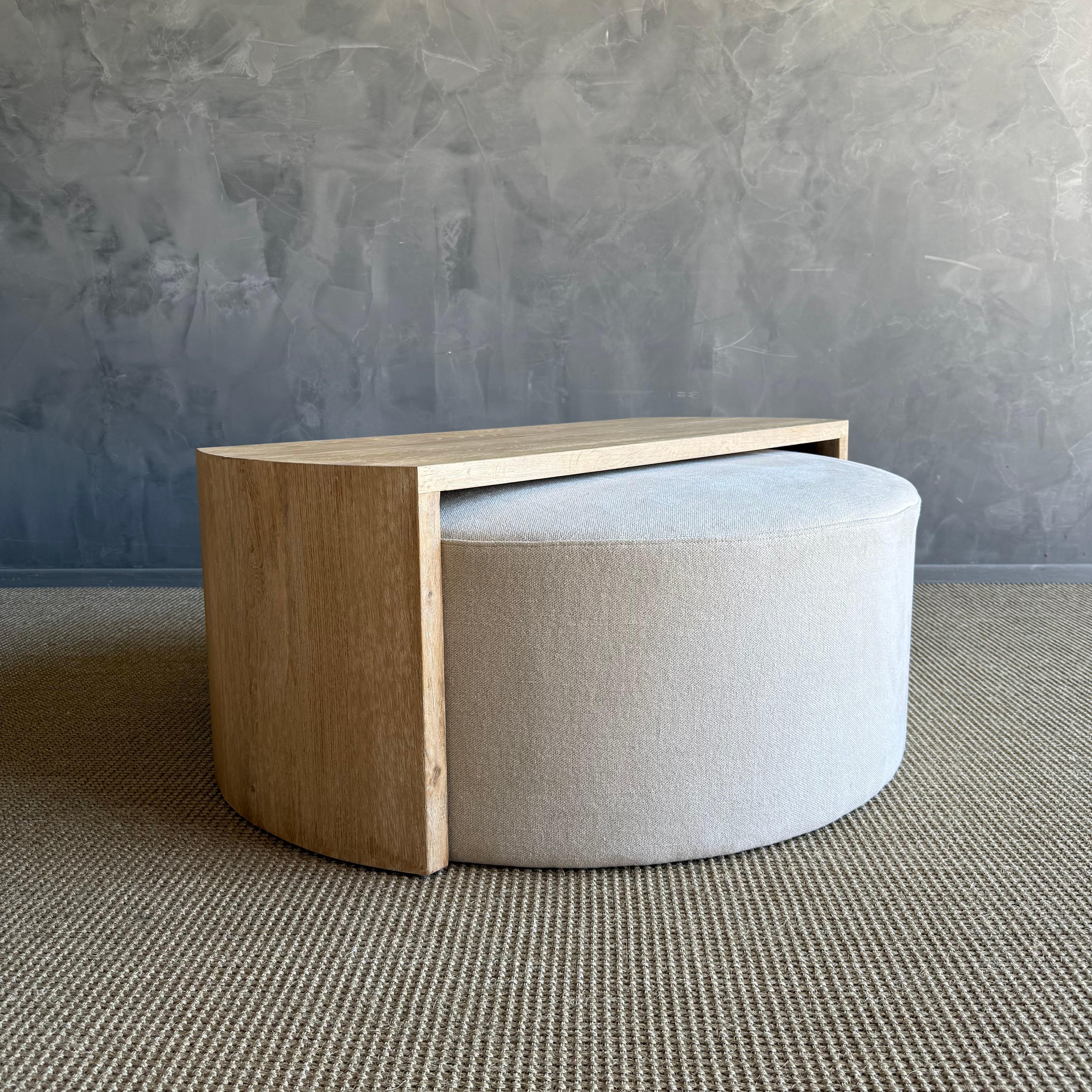Ottomana rotonda Laguna con tavolo a cascata in Oak Oak bianco in vendita 1