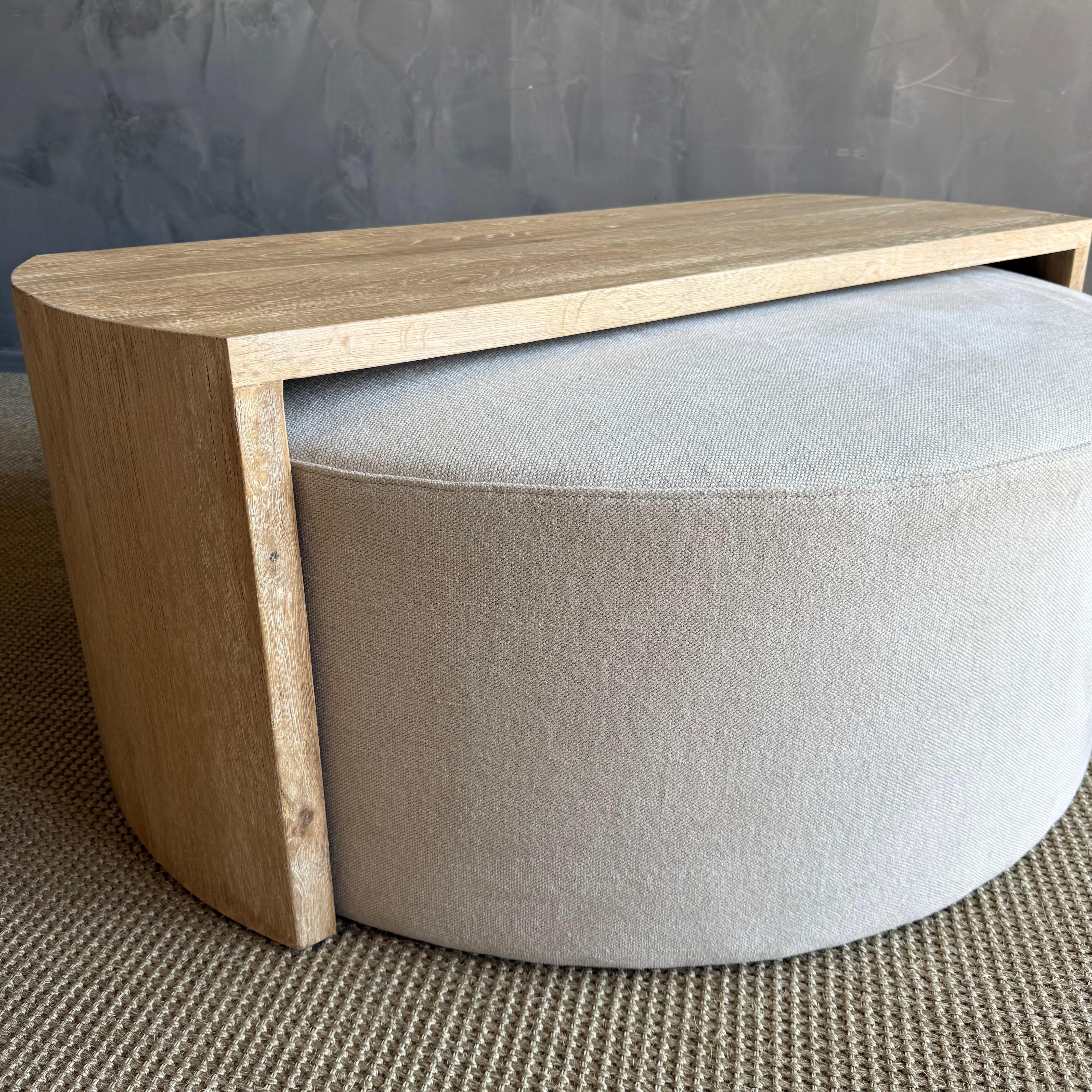 Ottomana rotonda Laguna con tavolo a cascata in Oak Oak bianco in vendita 2