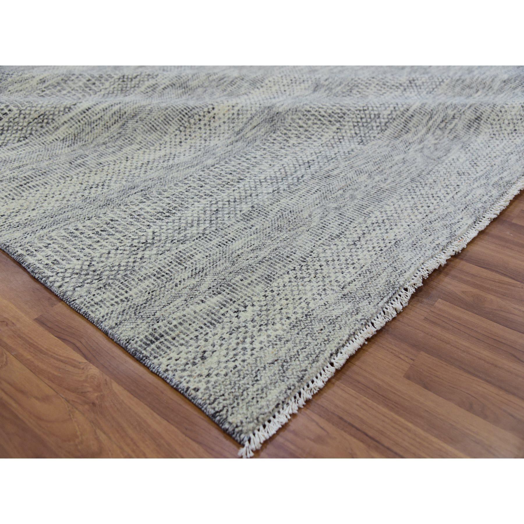 XXIe siècle et contemporain The Modernity Design Onne Tone on Tone Laine non teintée Tapis d'Orient noué à la main en vente