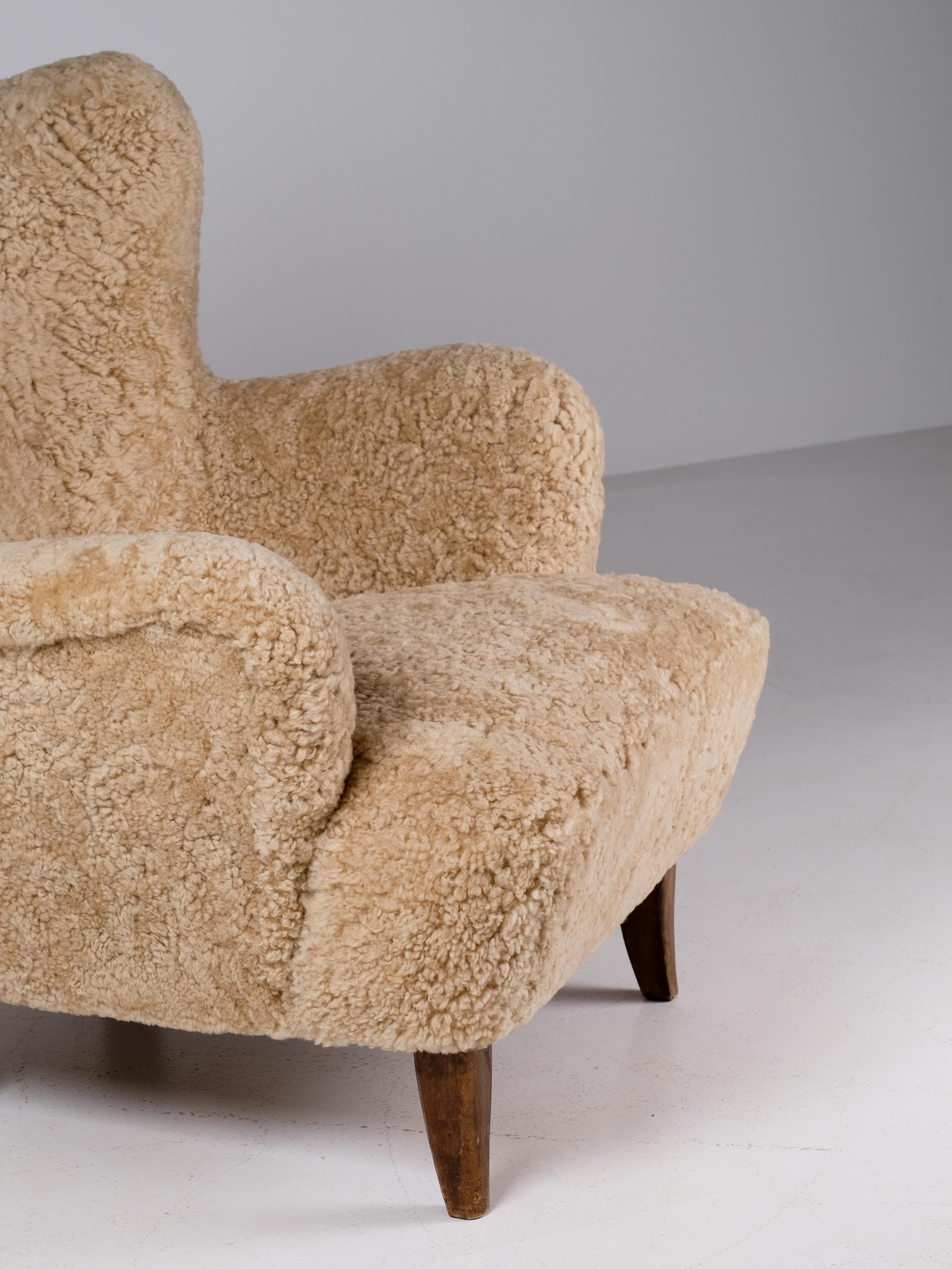 'Laila' Armchair in Sheepskin by Ilmari Lappalainen for Asko, Finland, 1950s In Good Condition In Stockholm, SE