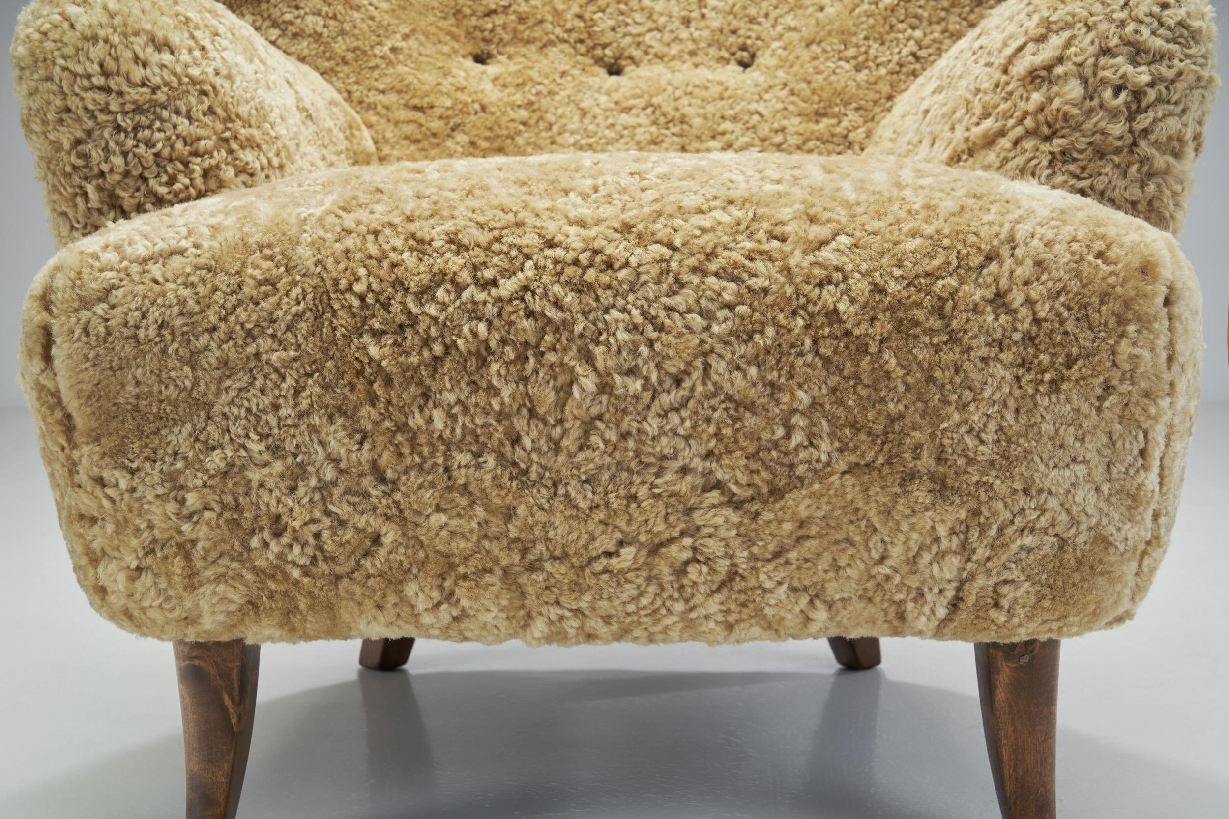 “Laila” Armchairs in Sheepskin by Ilmari Lappalainen for Asko, Finland 1950s For Sale 4